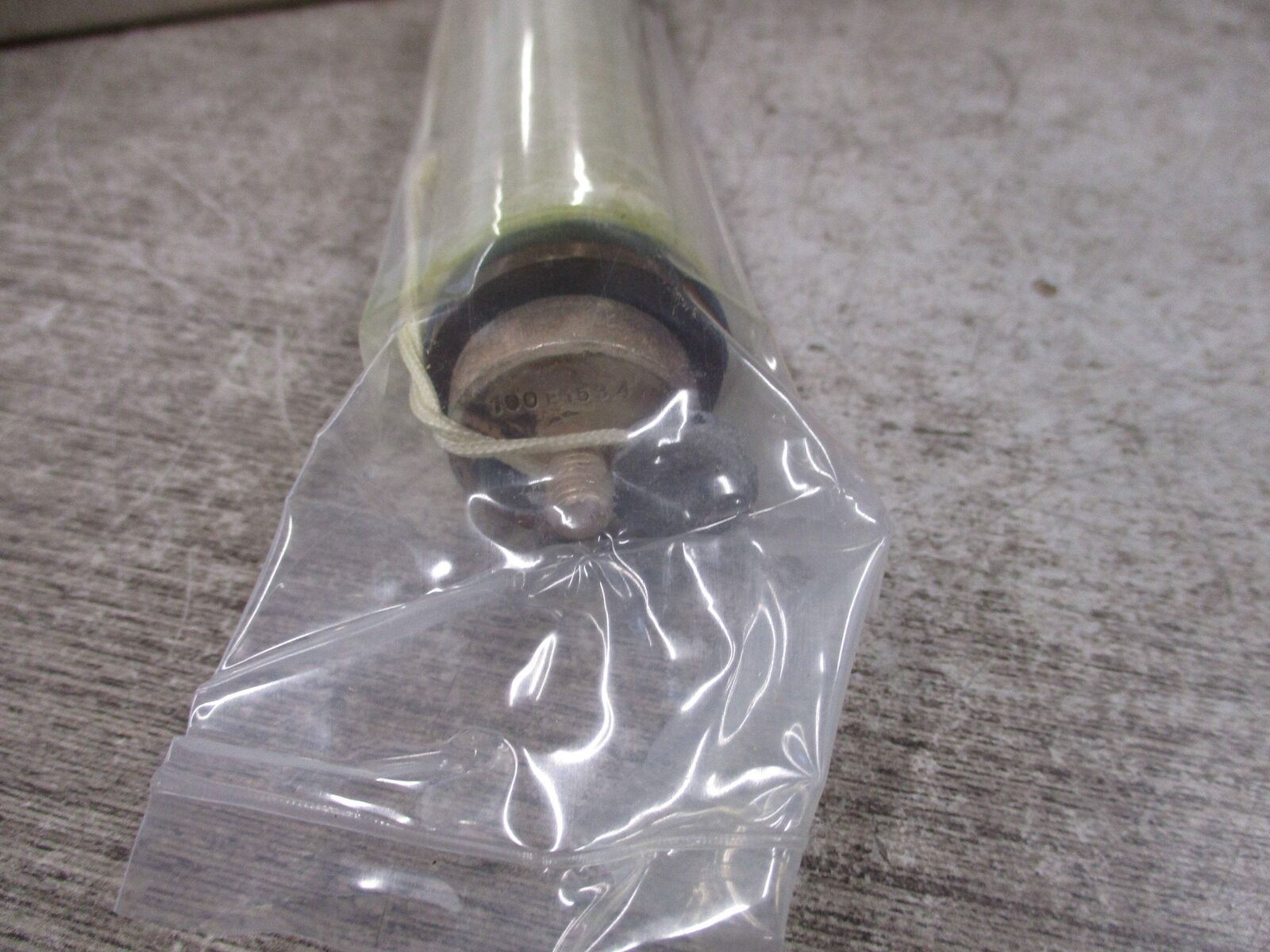 S&C SM-4 Fuse Refill Unit 121150R4 100E 7.2KV New Surplus