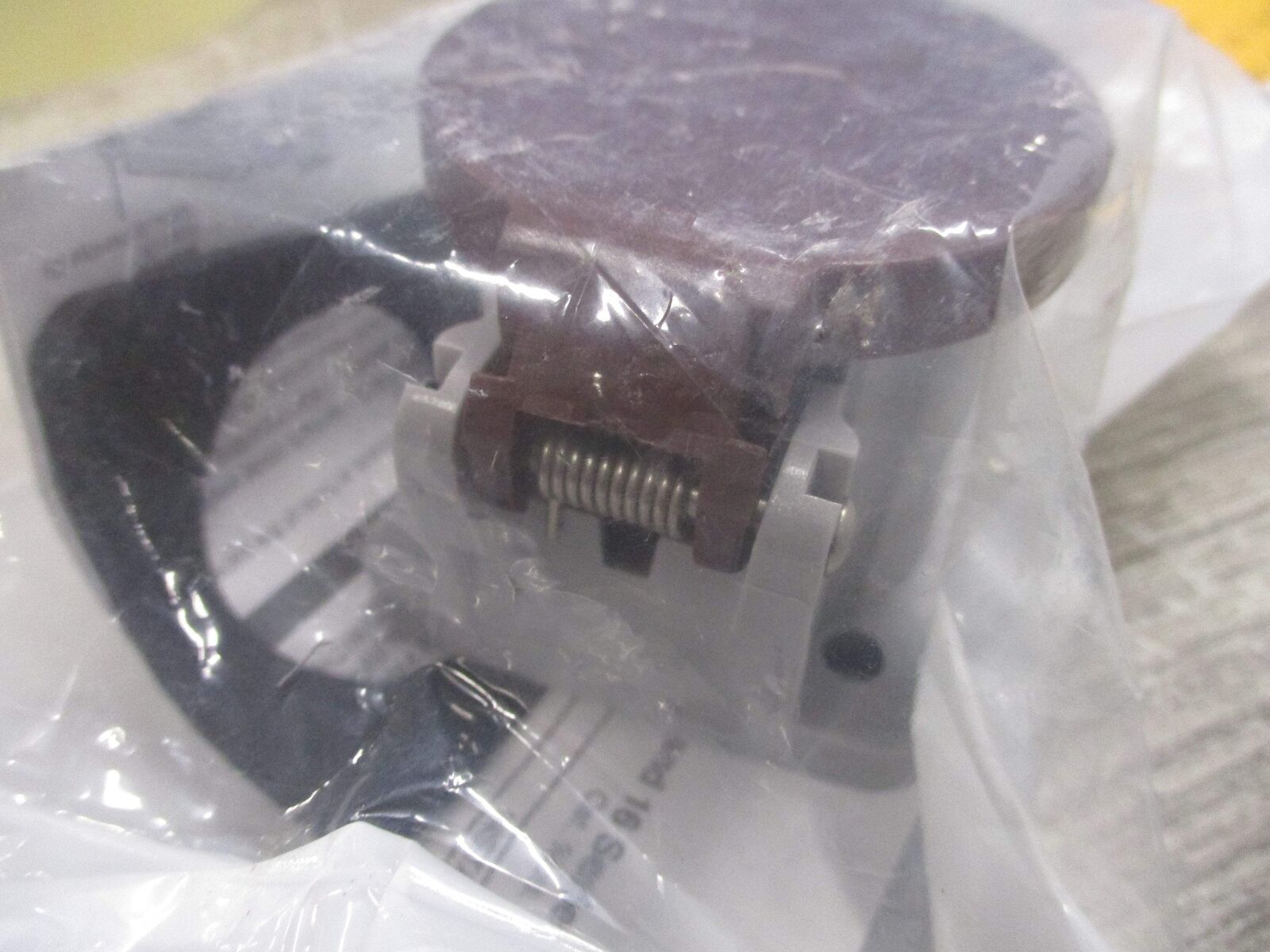 Leviton Nema 3R Receptacle Enclosure 108-16S31-H New Surplus