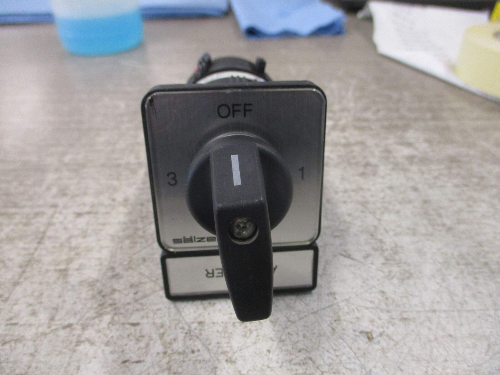 Salzer Rotary Switch M221-61325 3-Position Used