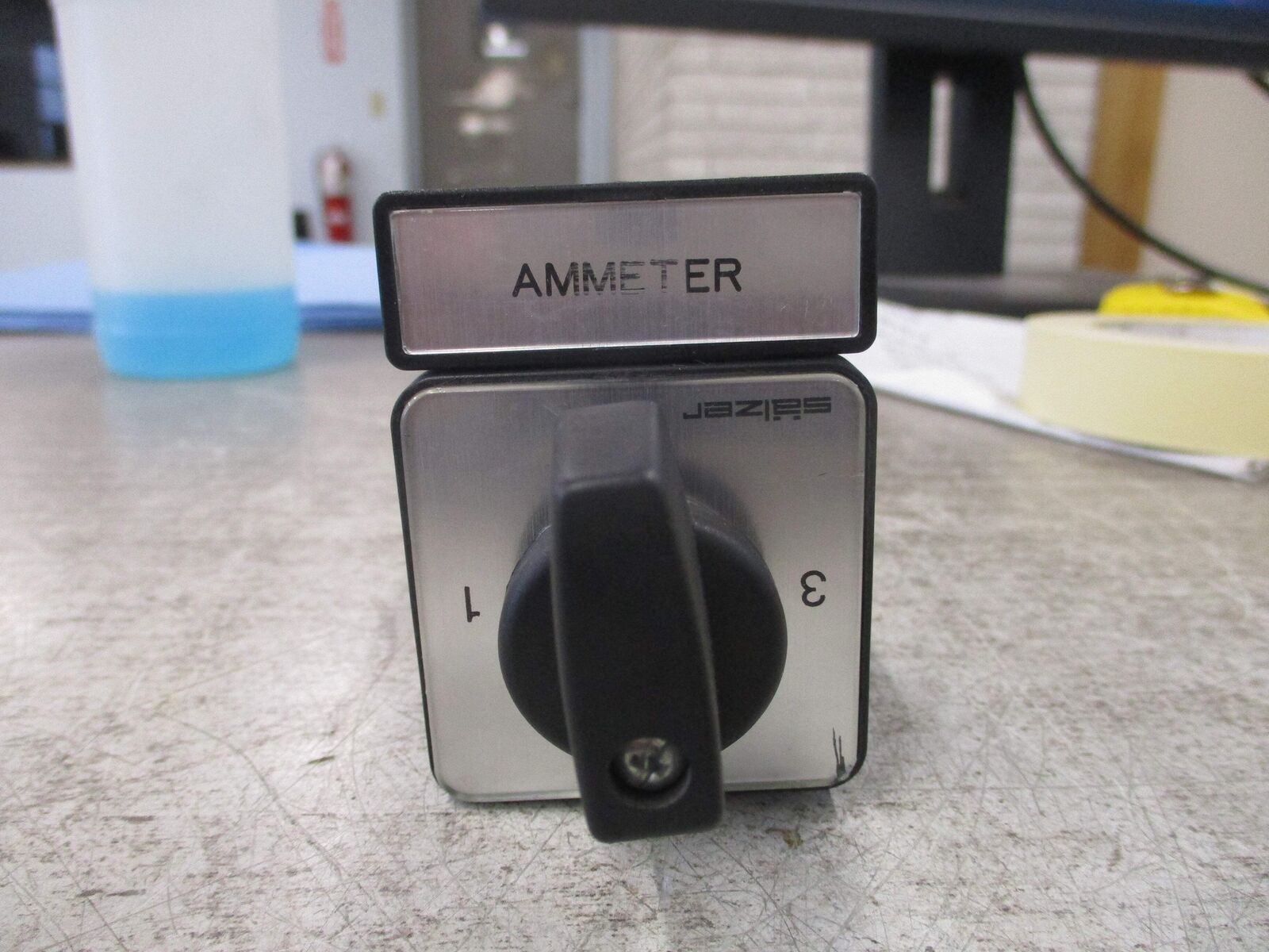 Salzer Rotary Switch M221-61325 3-Position Used