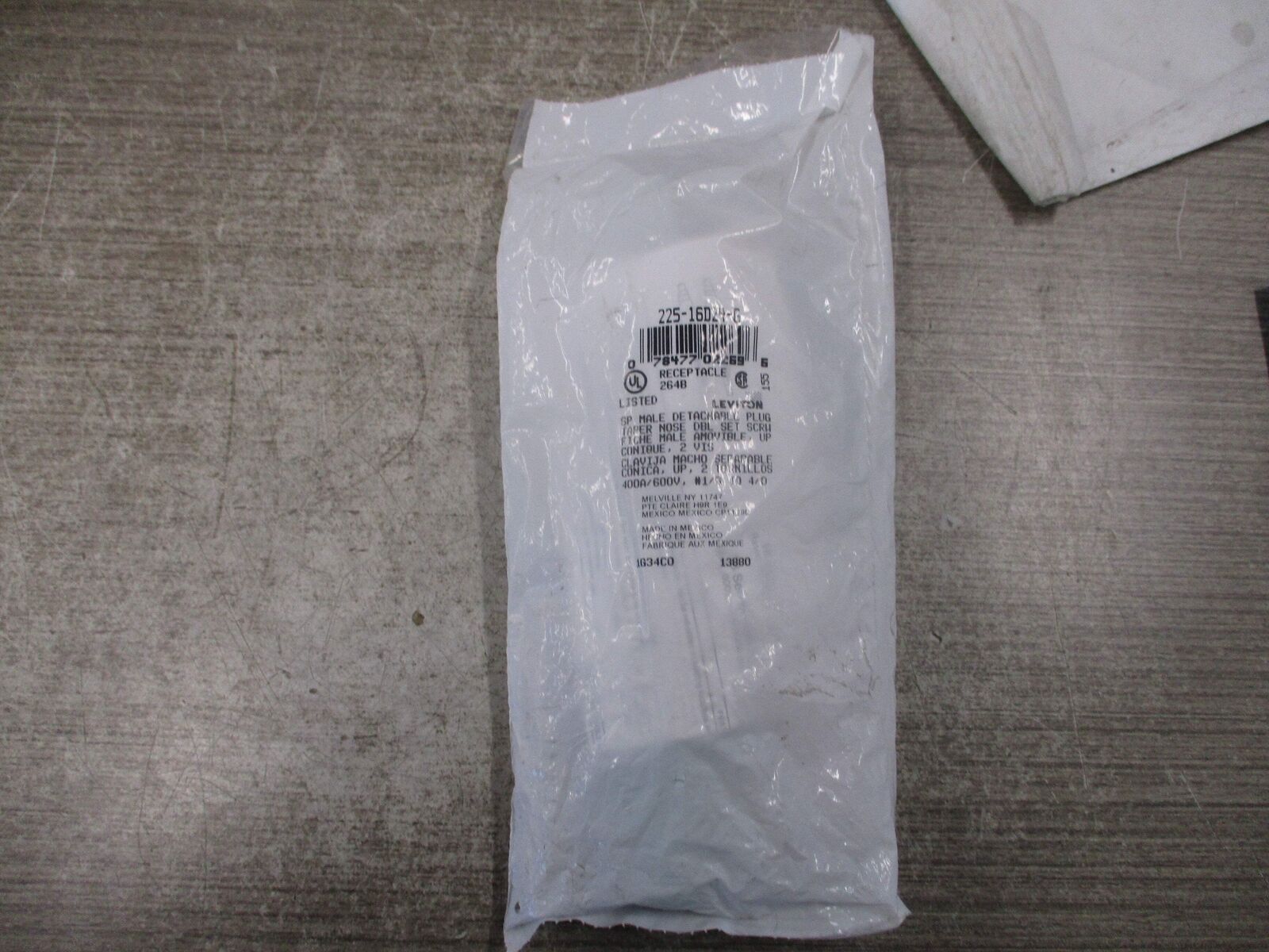 Leviton SP Male Detachable Plug 225-16D24-G 400A 600V New Surplus