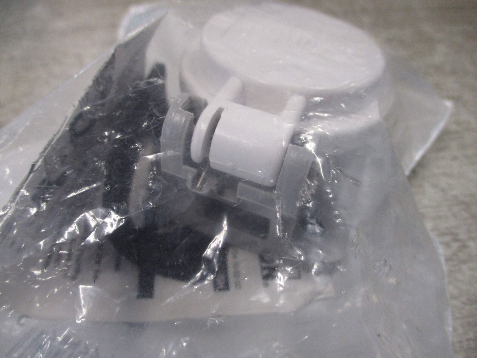 Leviton Nema 3R Receptacle Housing 162-16S31-UW New Surplus