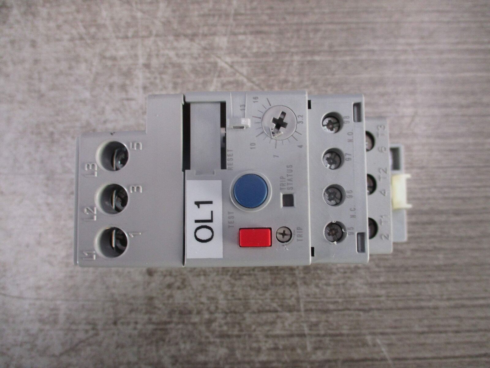 Allen-Bradley Solid State Overload 193-EEDB Ser. C Trip: 3.2-16A W/DIN-Rail Adap