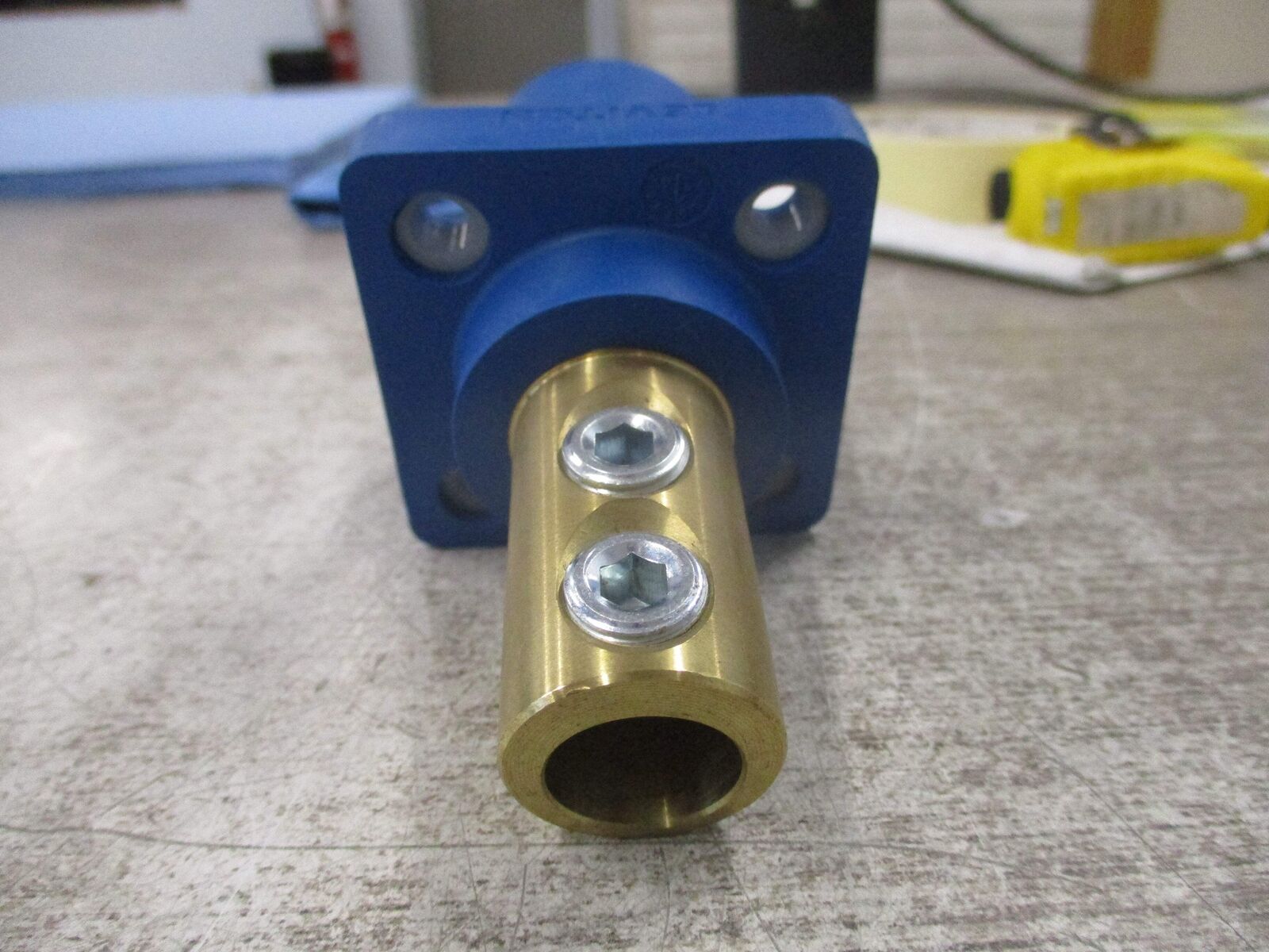 Leviton rhino-hide Cam Type Female Panel Receptacle 244-16R22-UB 400A 600V Used