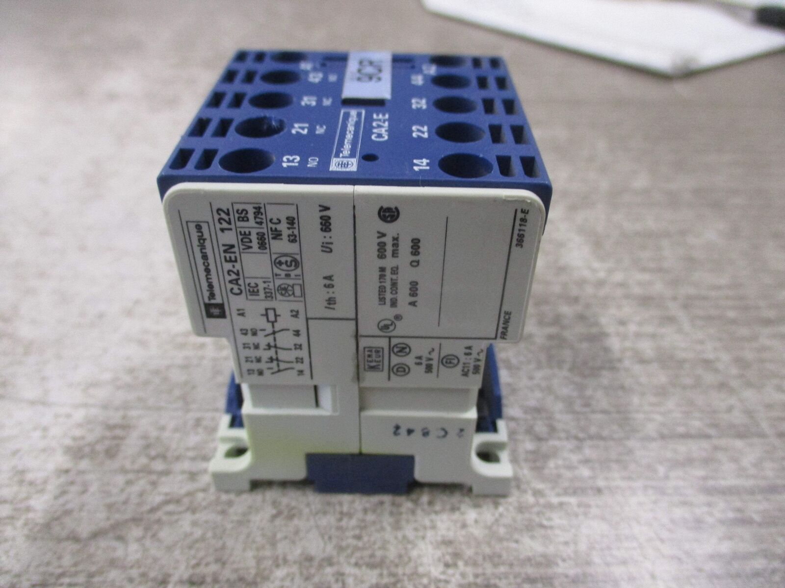 Telemecanique Contactor CA2-EN 122 100-120V Coil 6A 600V Used