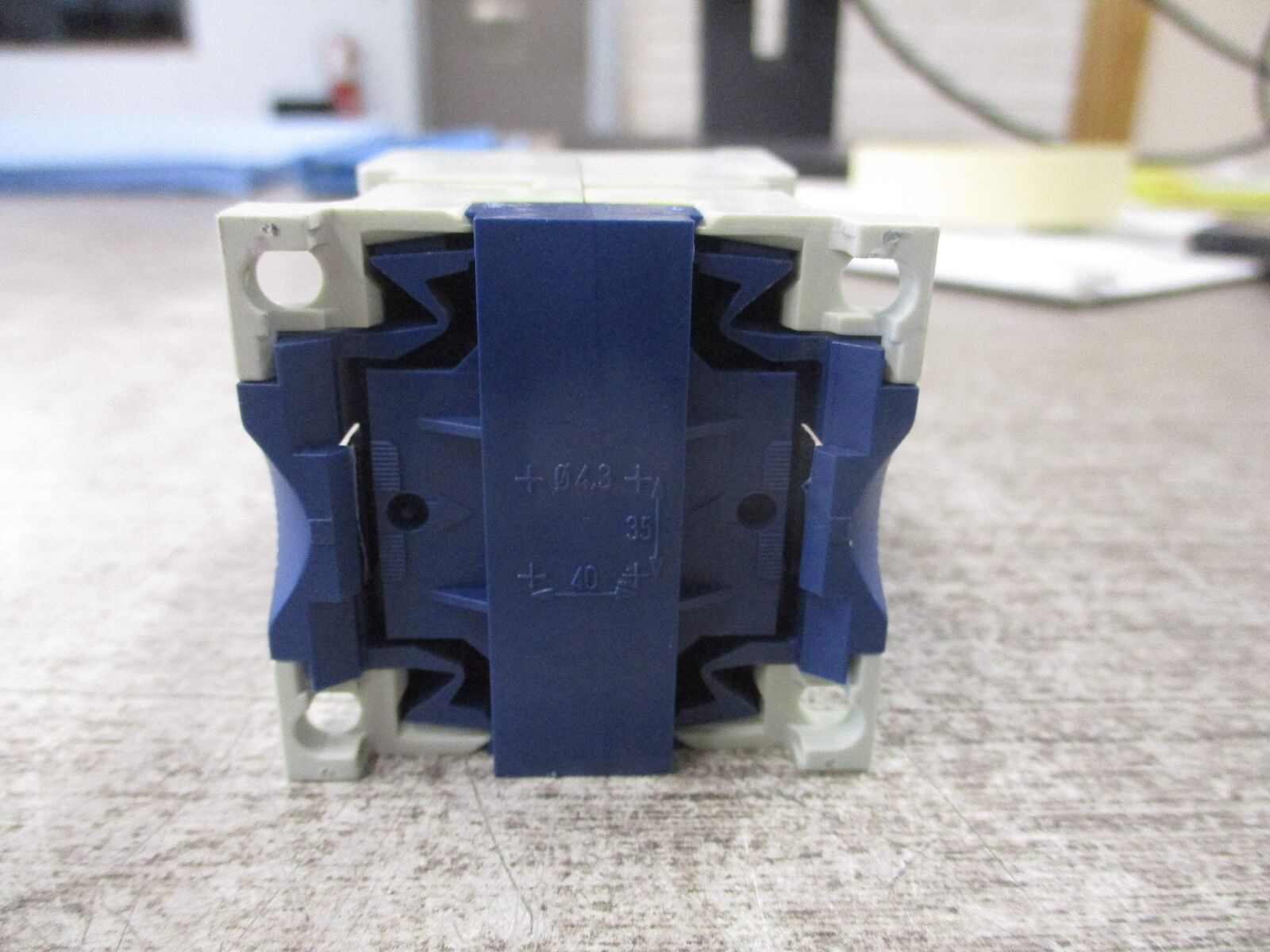 Telemecanique Contactor CA2-EN 122 100-120V Coil 6A 600V Used
