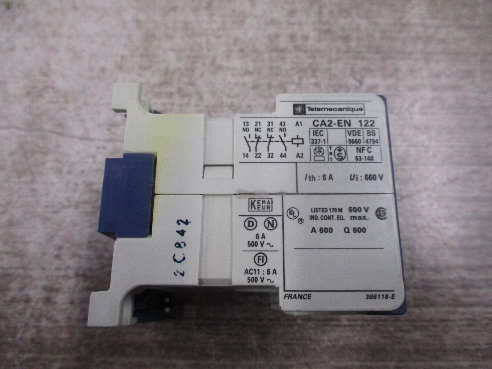 Telemecanique Contactor CA2-EN 122 100-120V Coil 6A 600V Used