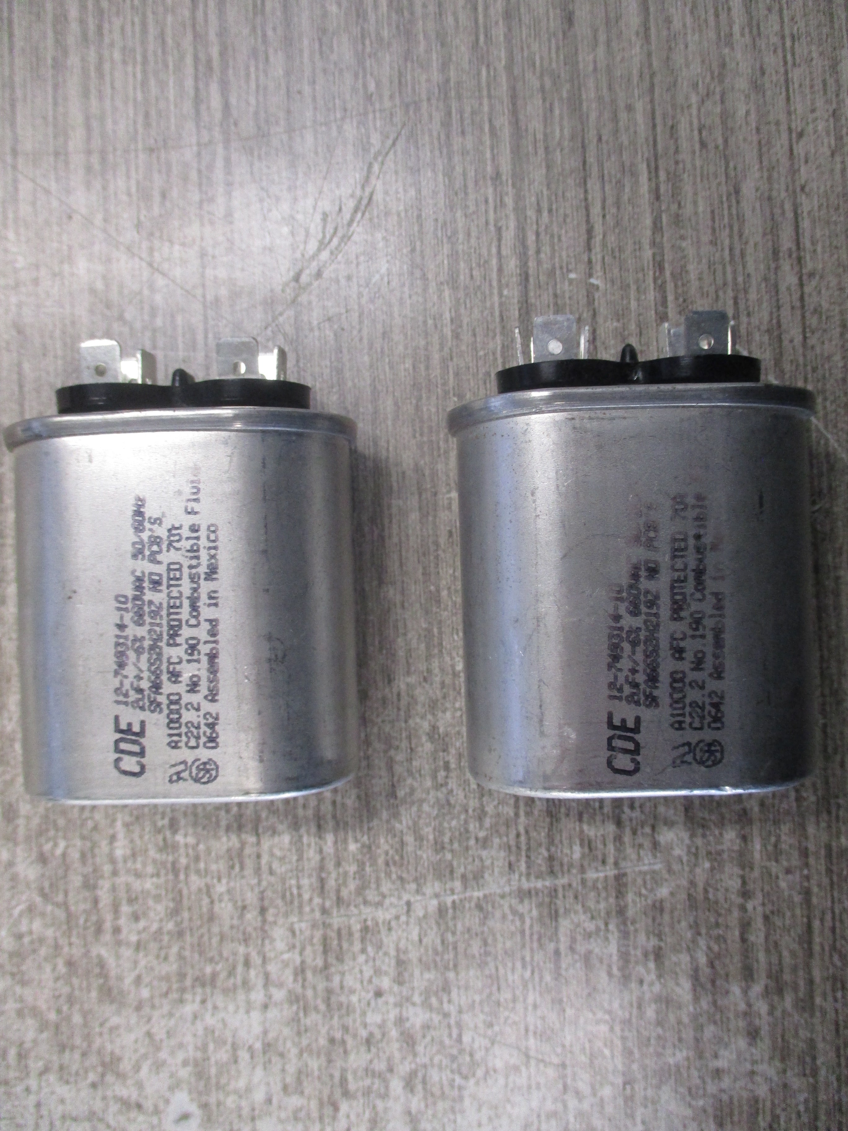 CDE Capacitor 12-749314-10 2uf 660V 50/60Hz *Lot of 2* Used