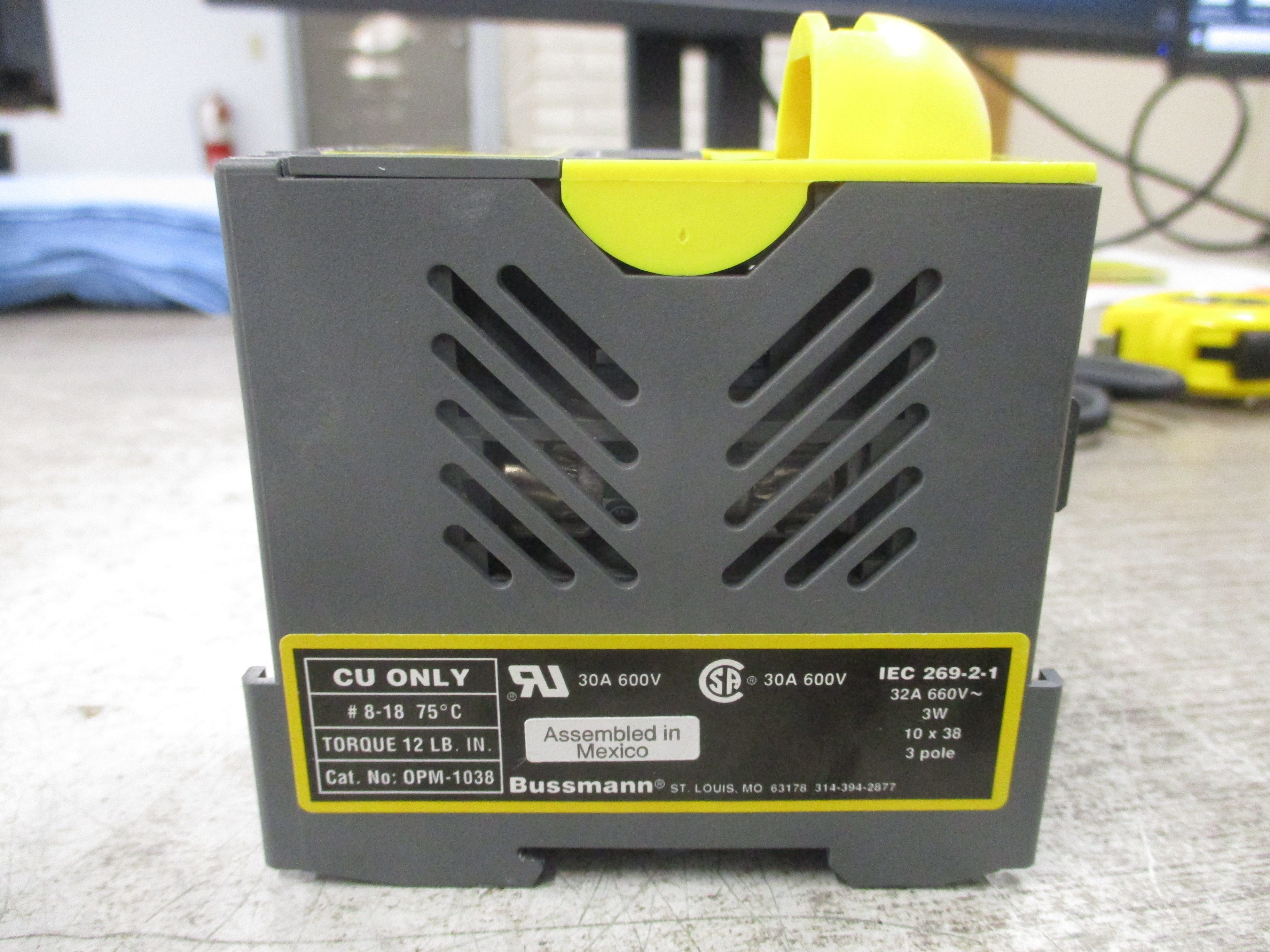 Bussmann Optima Fuse Holder OPM-1038 30A 600V Used