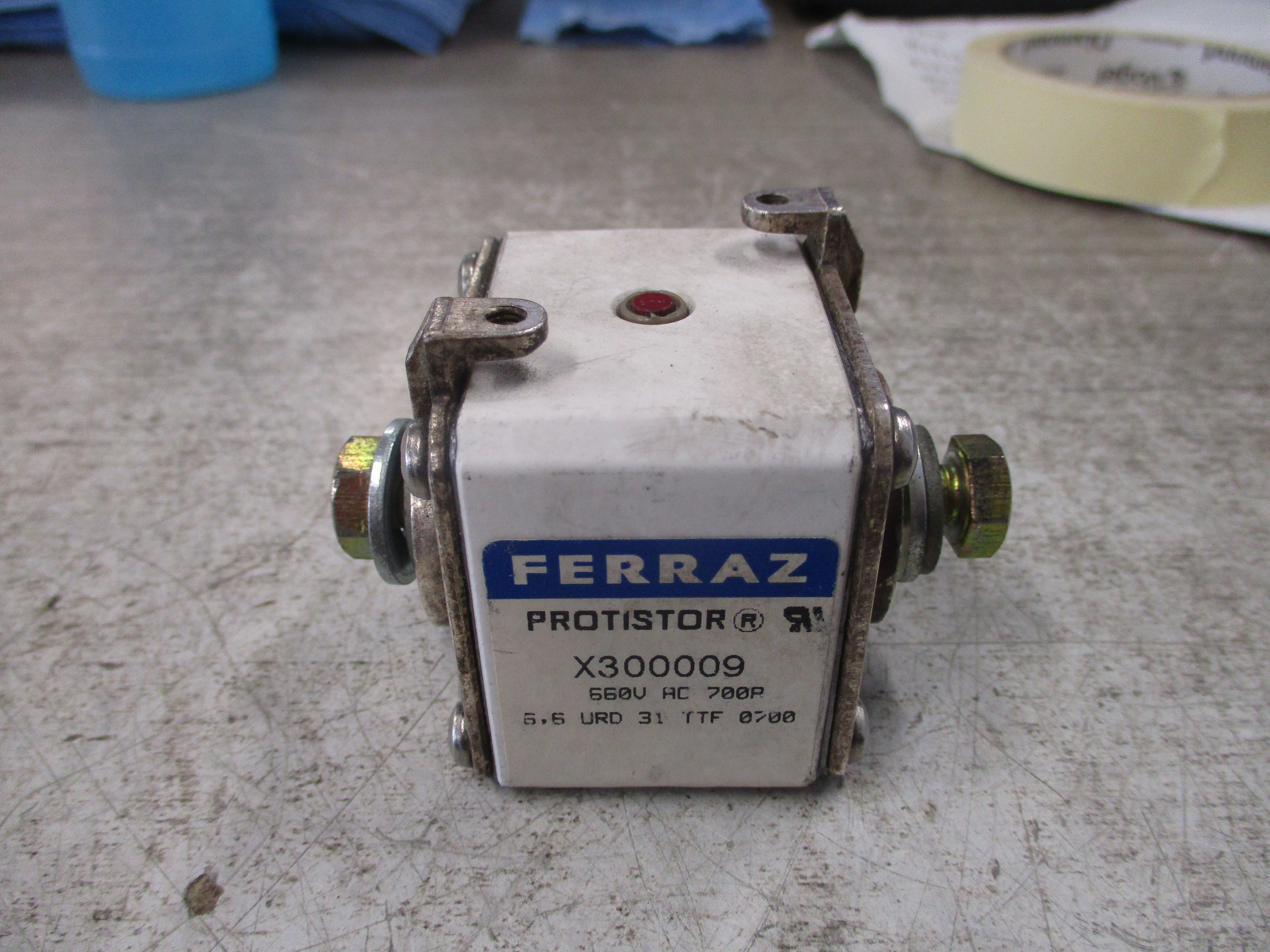 Ferraz Protistor Fuse X300009 700A 660V W/Bolts Used