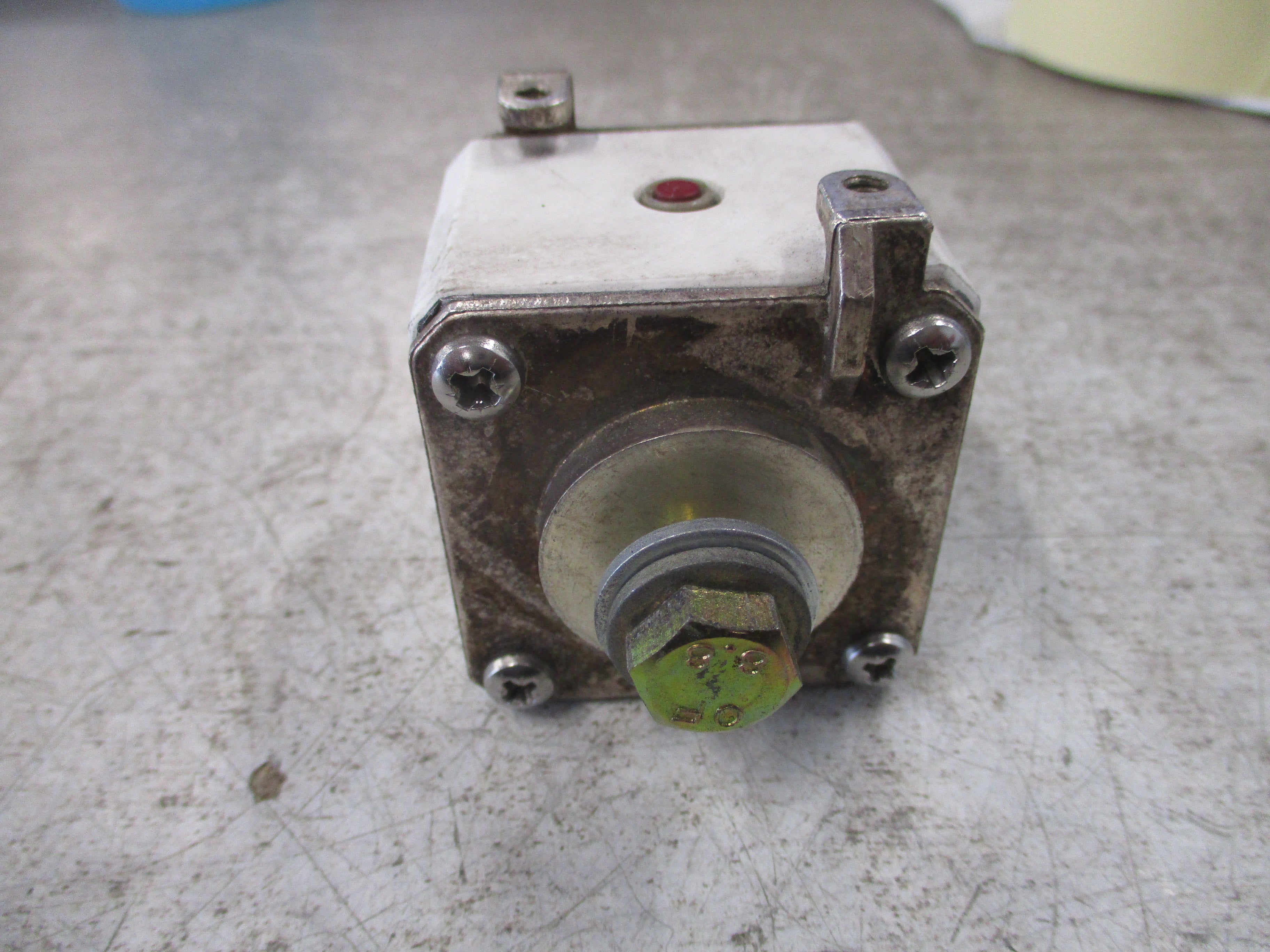 Ferraz Protistor Fuse X300009 700A 660V W/Bolts Used