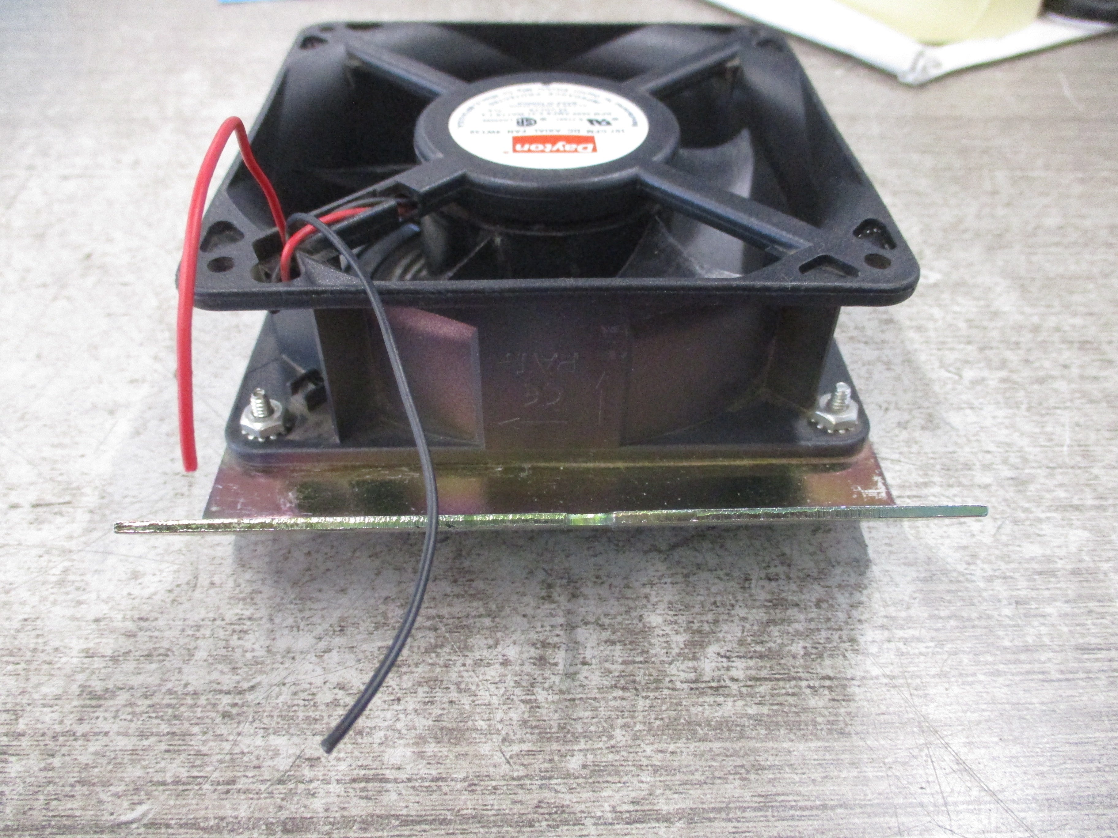 Dayton Axial Fan 4WT39 24VDC 0.31A 7.4W 3000RPM 107CFM Used