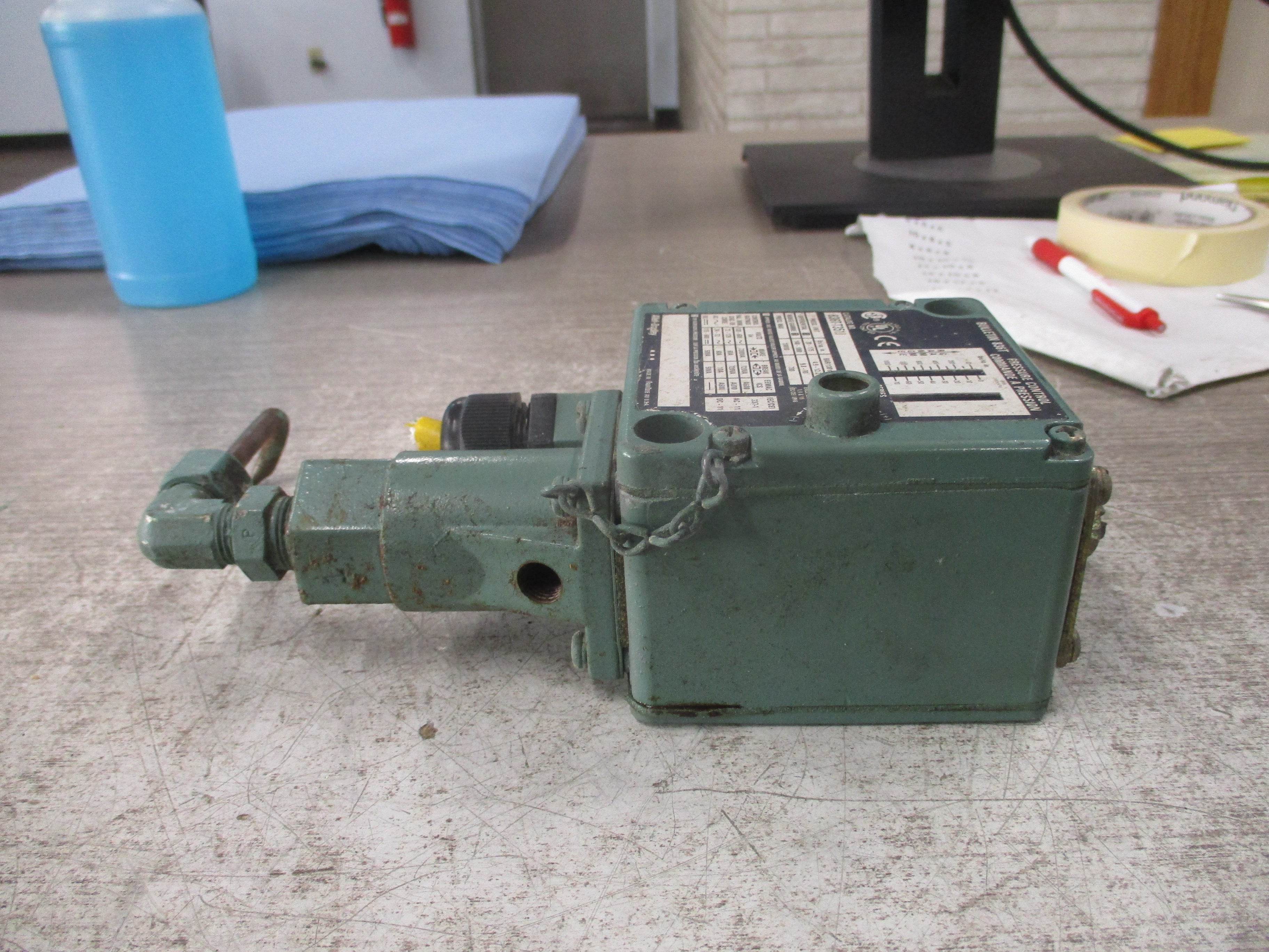 Allen-Bradley Pressure Control 836T-T351J Ser. A Diff: 70-175 PSI
