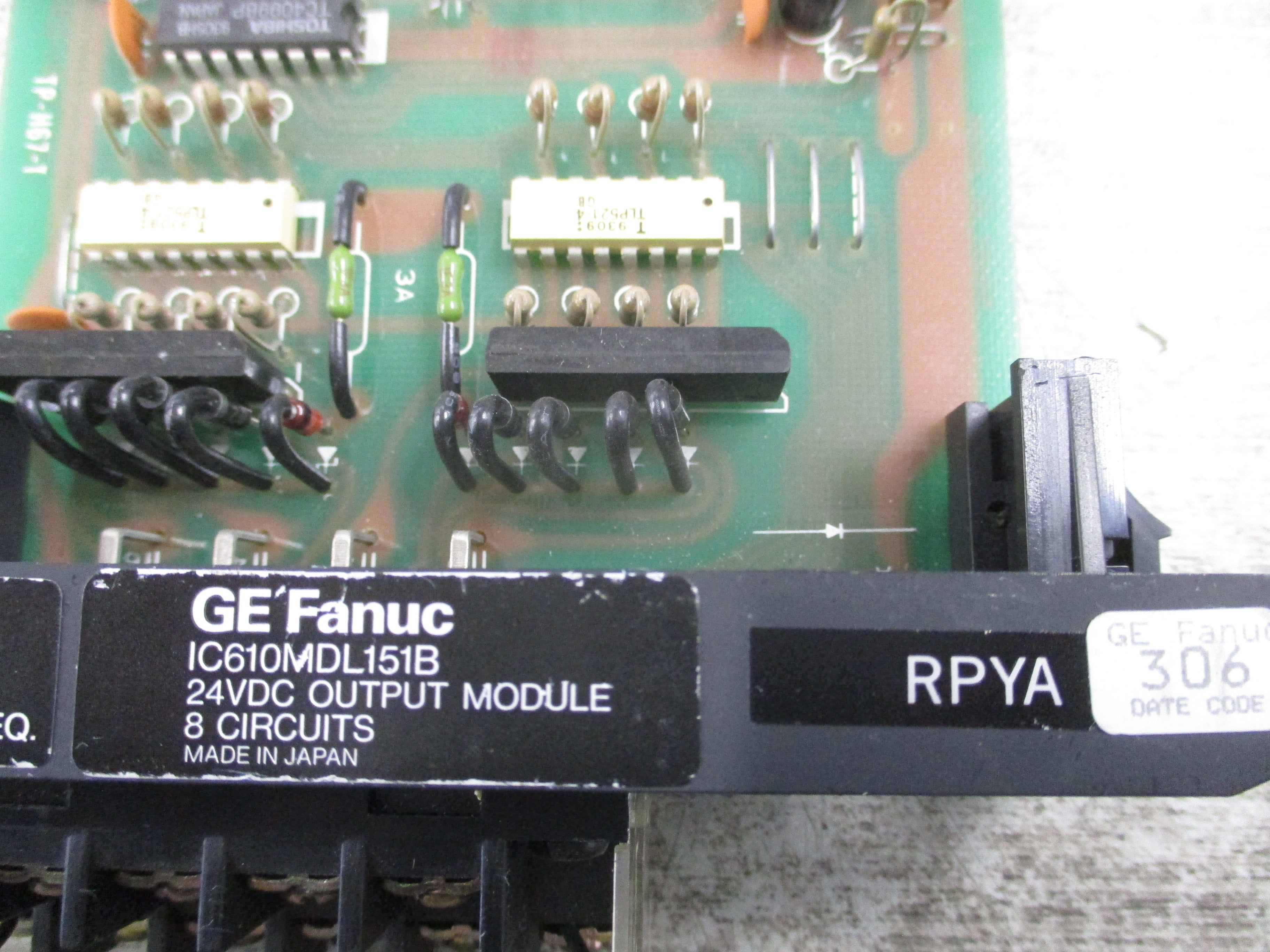 GE Fanuc Output Module IC610MDL151B 24VDC 8-Circuits Used