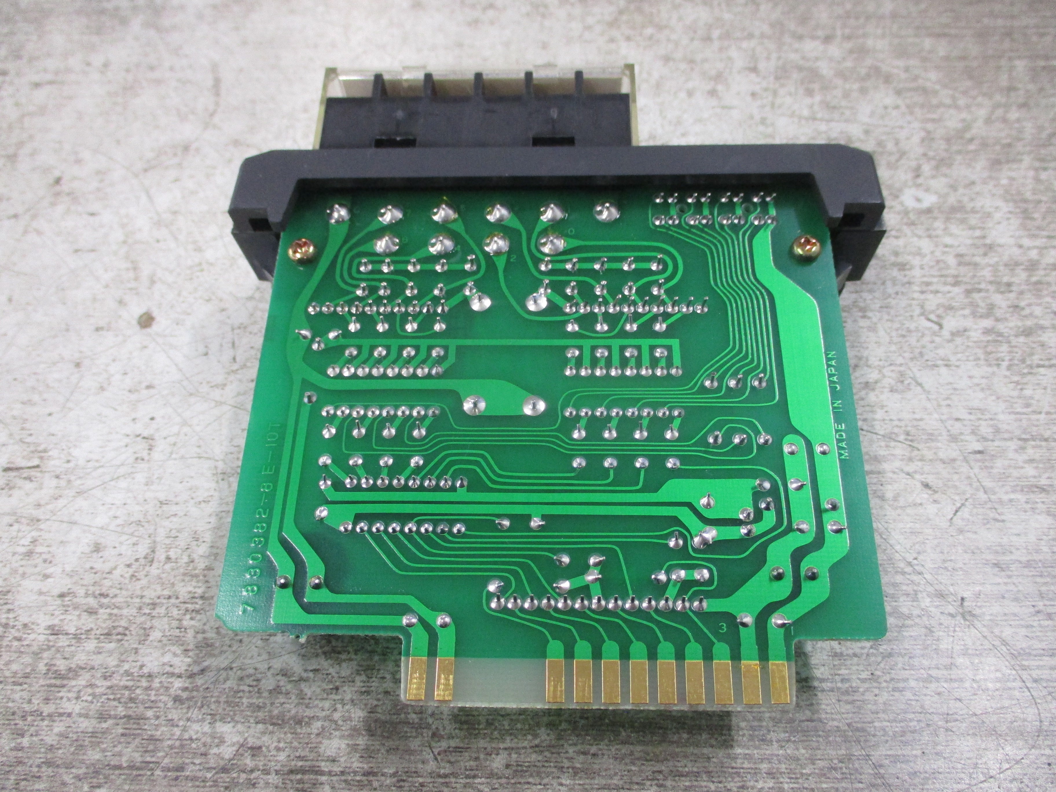 GE Fanuc Output Module IC610MDL151B 24VDC 8-Circuits Used