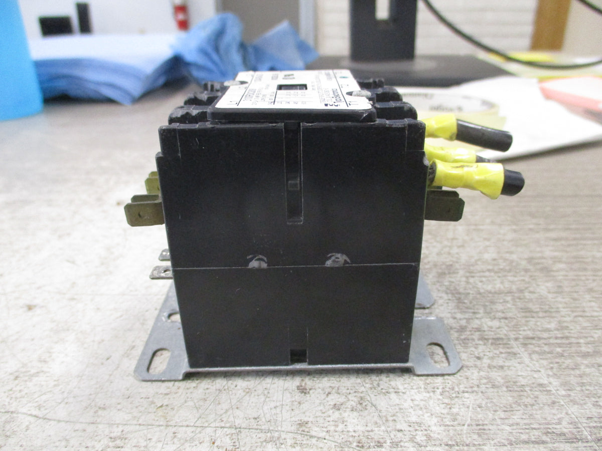 Tyco Model 98 Contactor 3100R30Q808 24V Coil 25A 600V Used