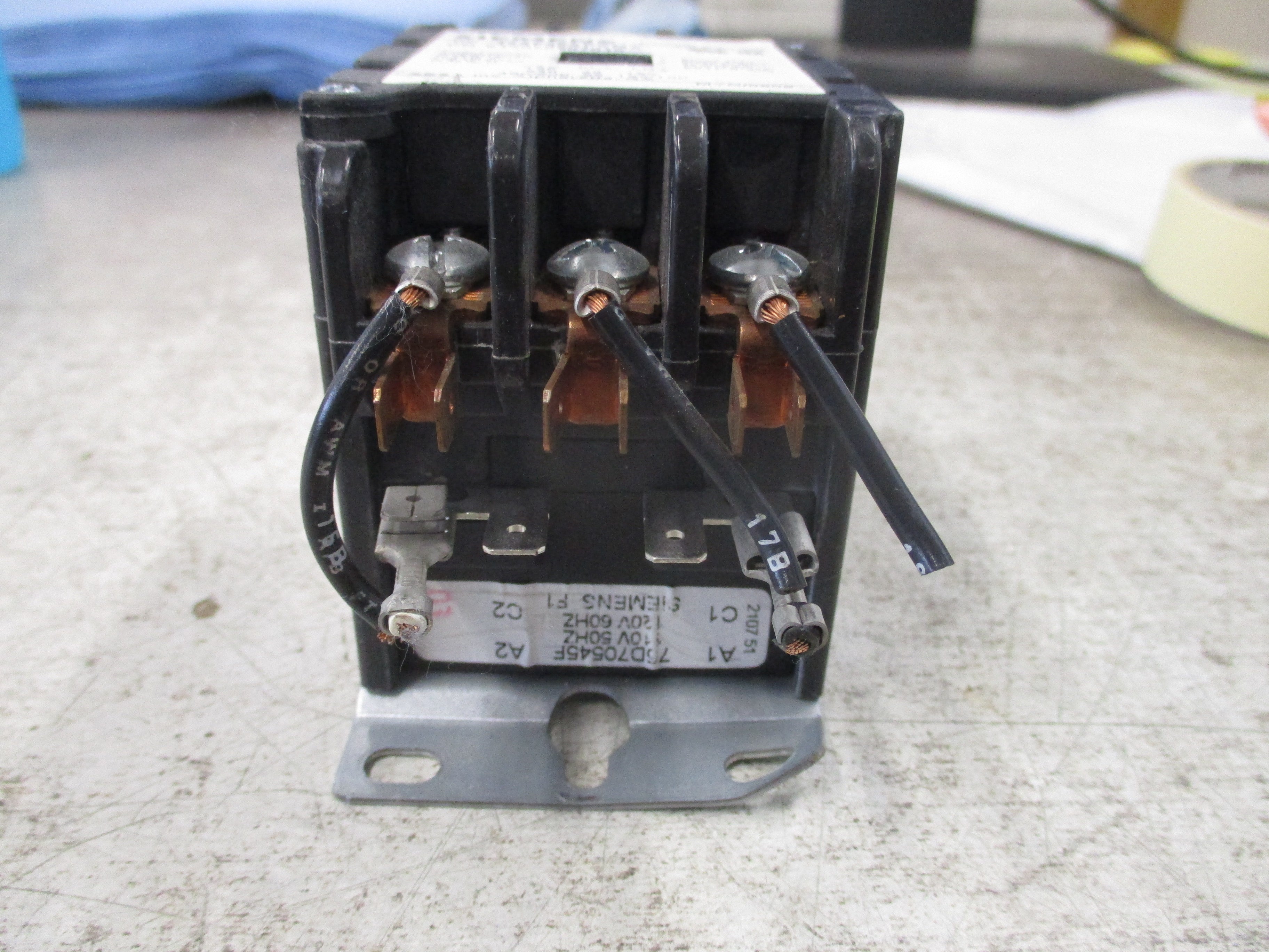 Siemens Furnas Definite Purpose Contactor 42AF35AFAMA 120V Coil 25A 600V Used