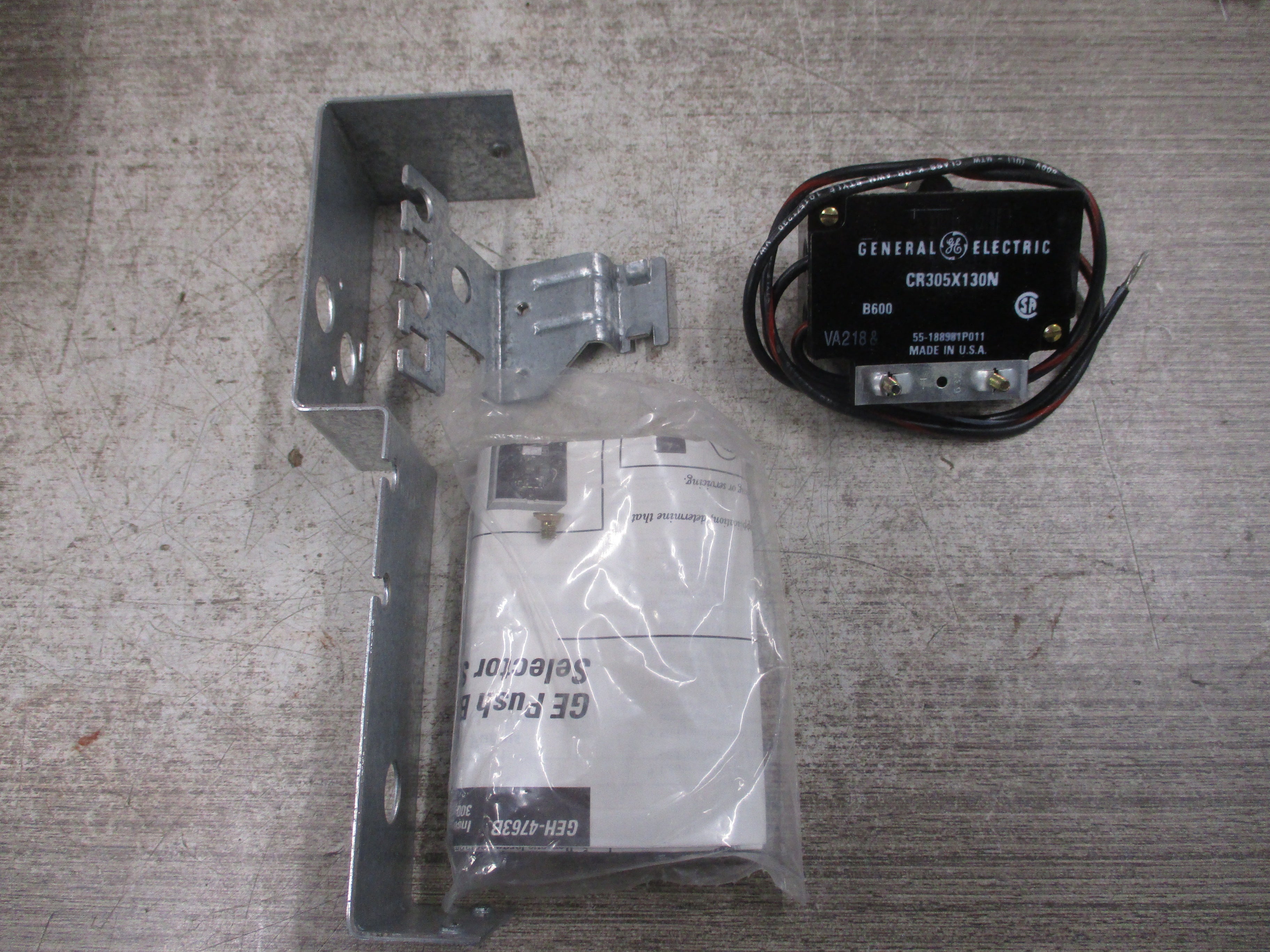GE Selector Switch Kit CR305X130N Hand-Off-Auto Size O & 1 Type 1 Enclosure