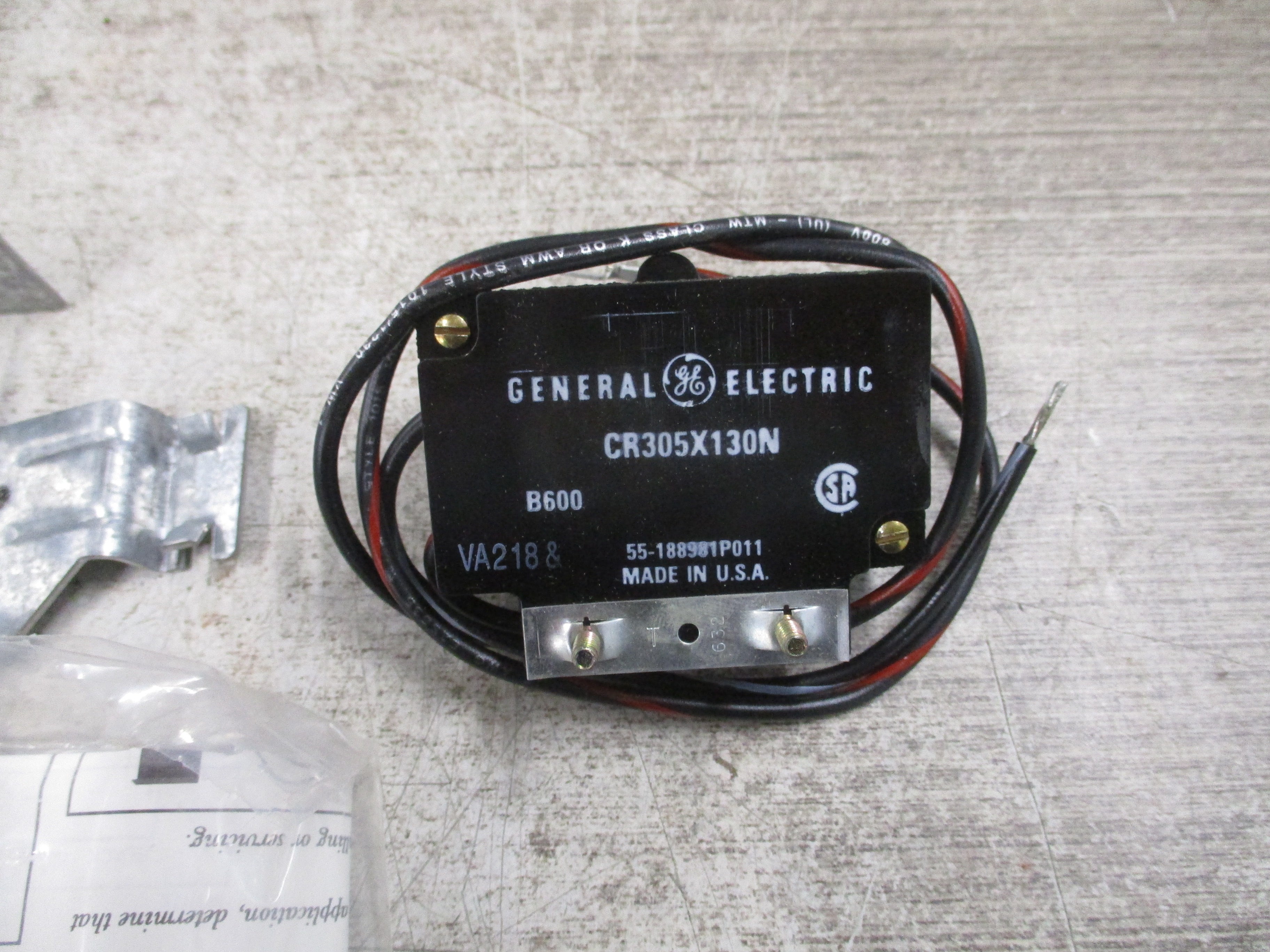 GE Selector Switch Kit CR305X130N Hand-Off-Auto Size O & 1 Type 1 Enclosure