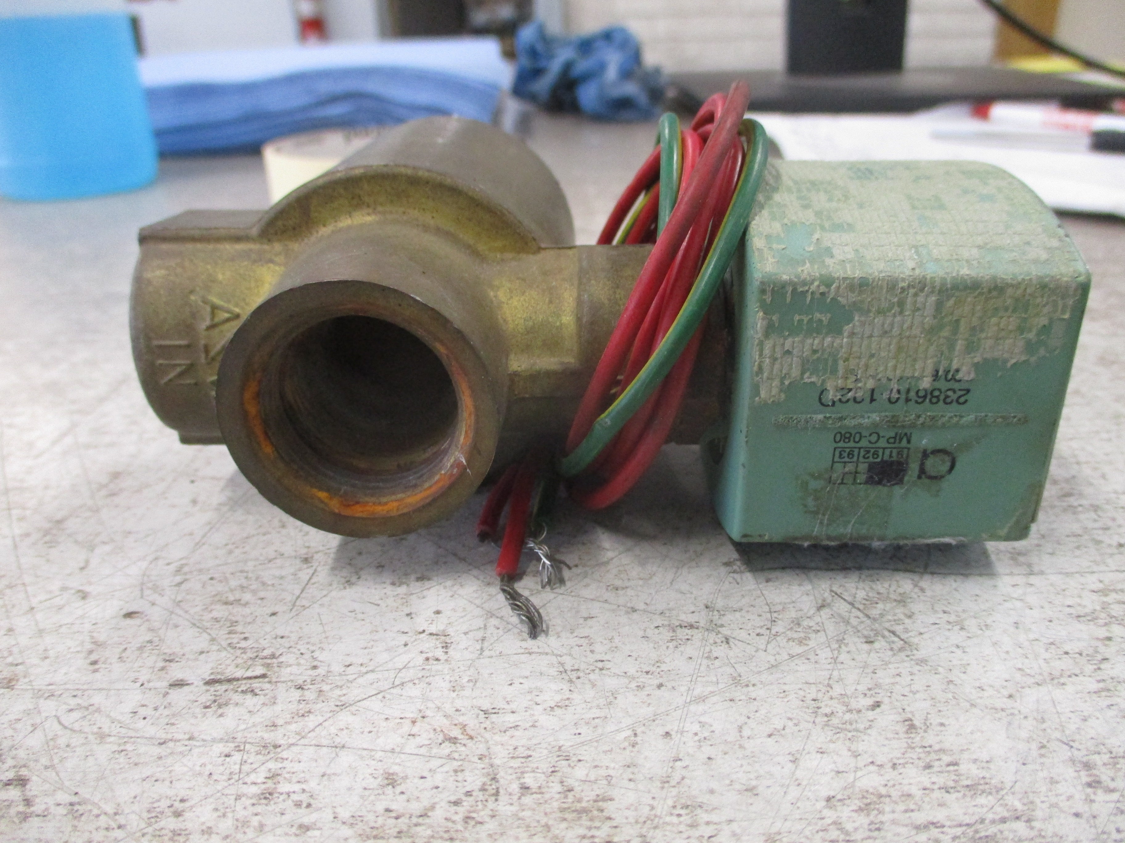 Asco Red-Hat II Solenoid Valve 8223G5 25-750 PSI Used