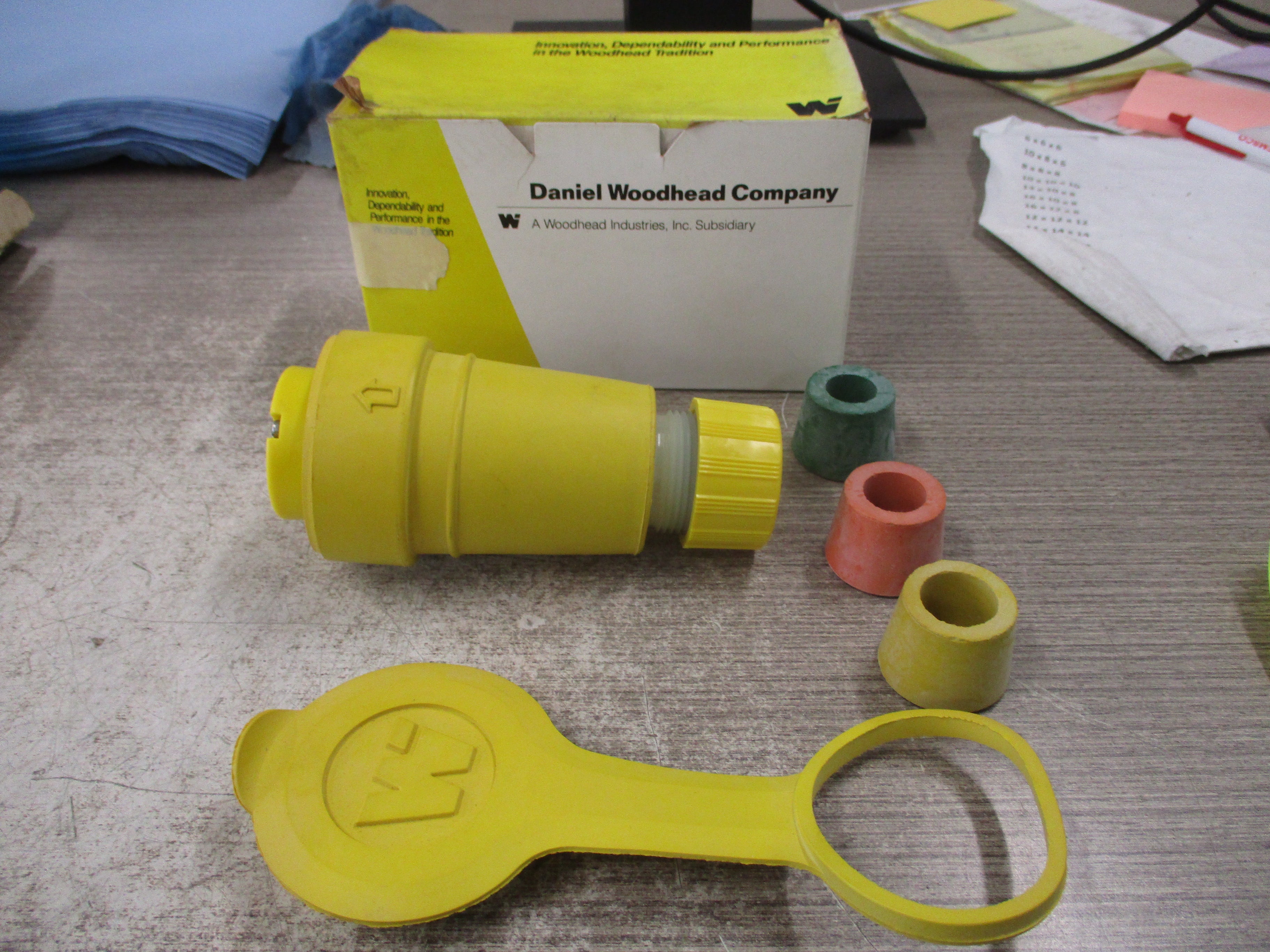 Daniel Woodhead Watertite Turnex Connector 27W09 20A 120/208V New Surplus