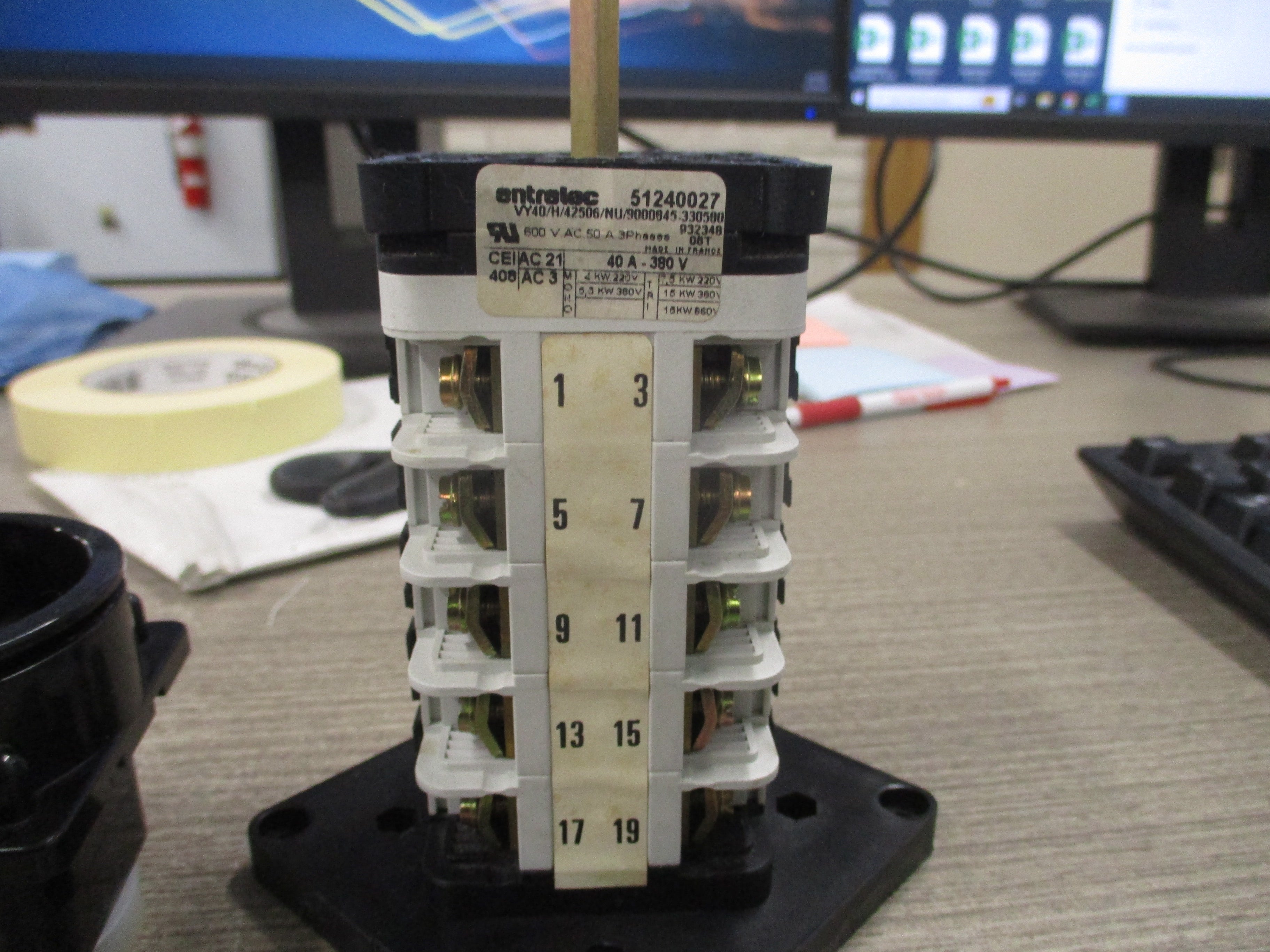 Entrelec Rotary Switch VY40 40A 600V Used