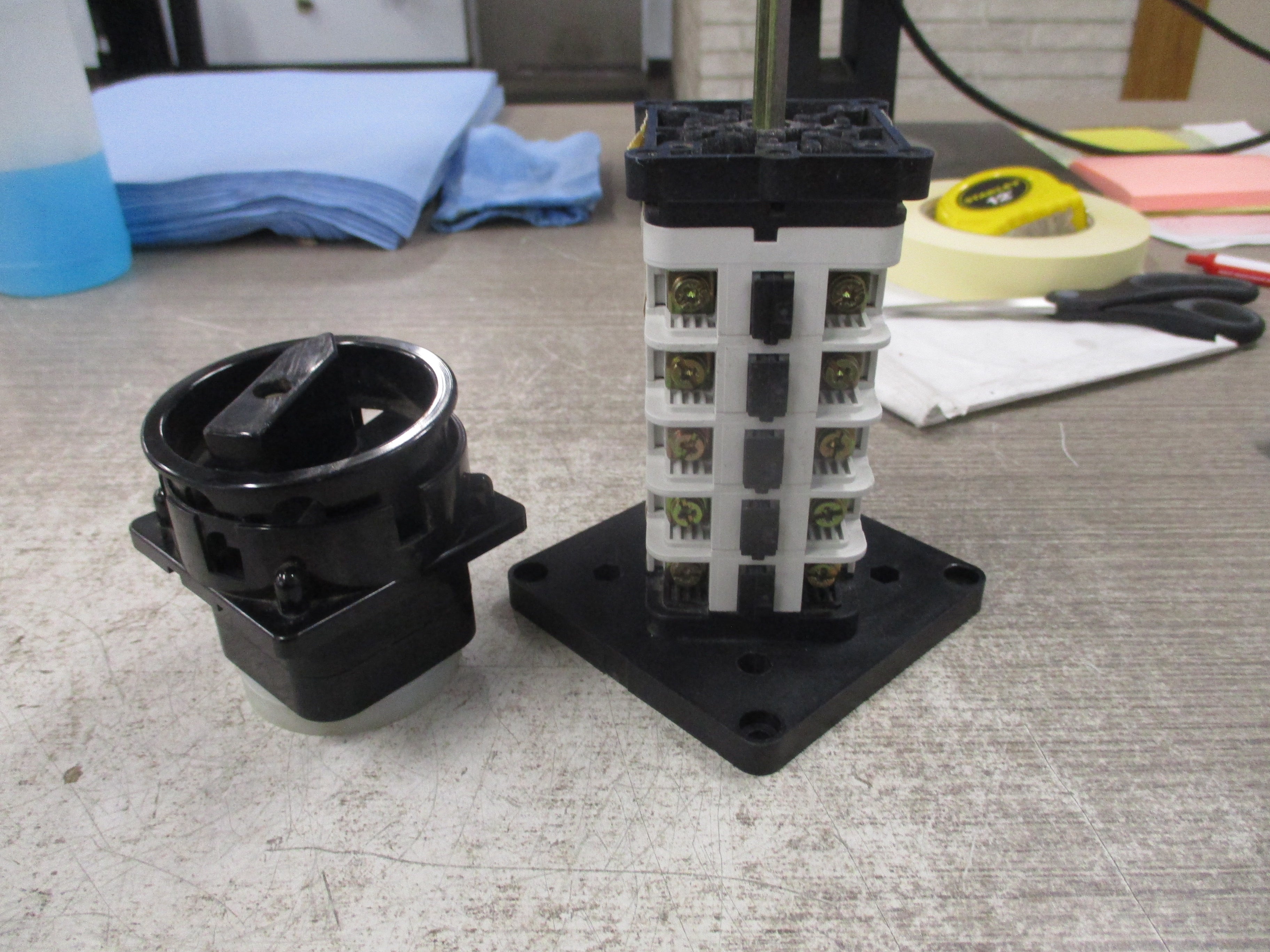 Entrelec Rotary Switch VY40 40A 600V *Cracked Handle* Used