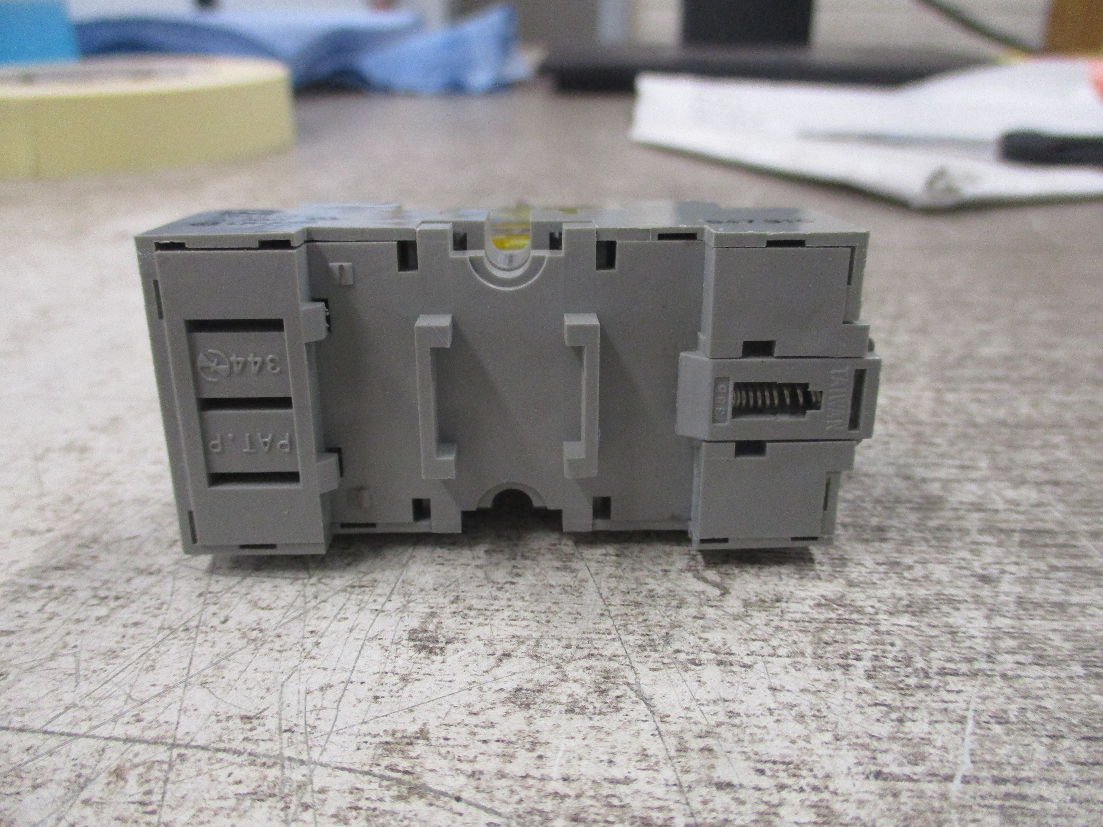 Idec Relay RY4S-U 24VDC Coil W/Base Used