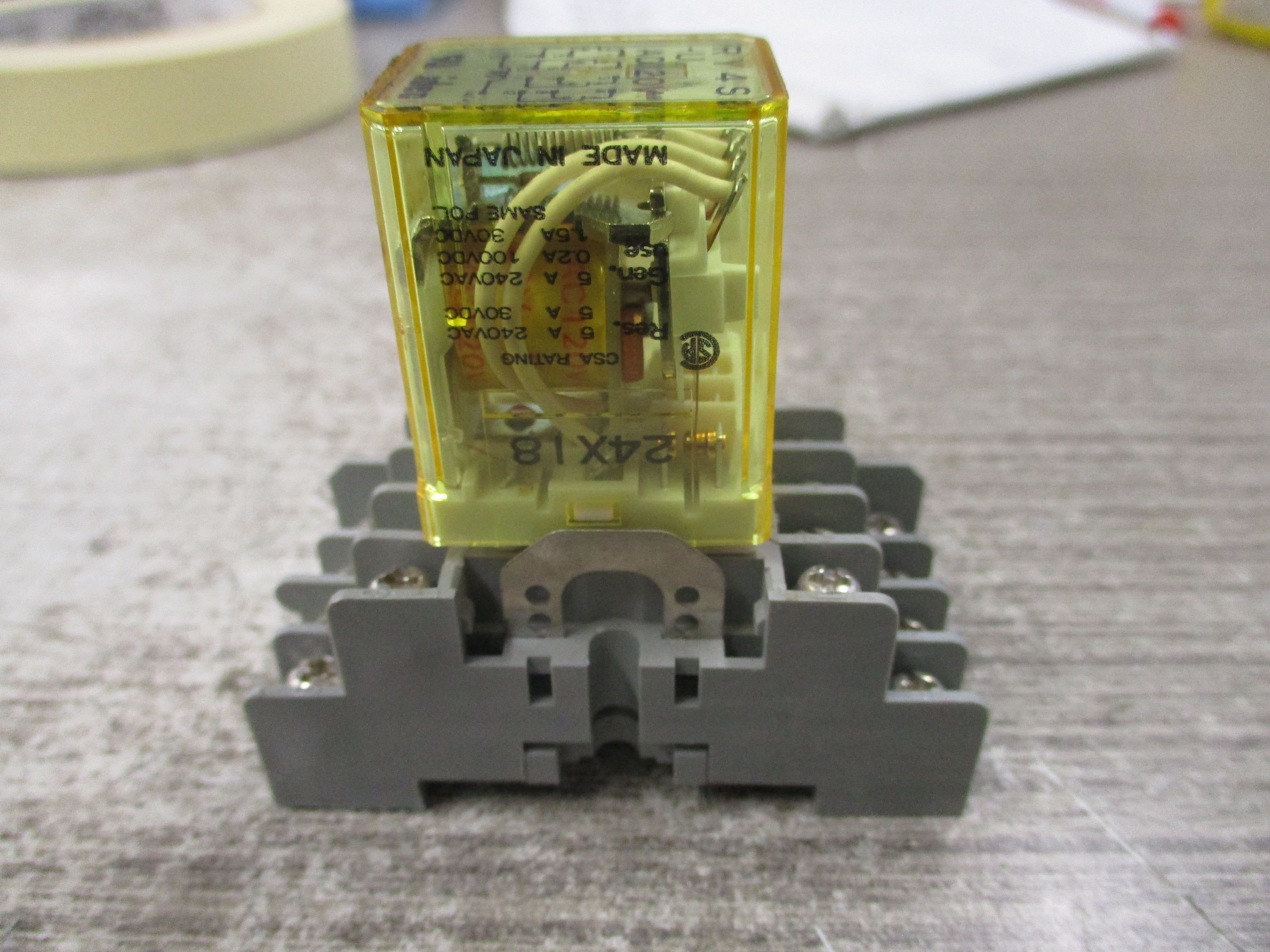 Idec Relay RY4S-U 120V Coil W/Base Used