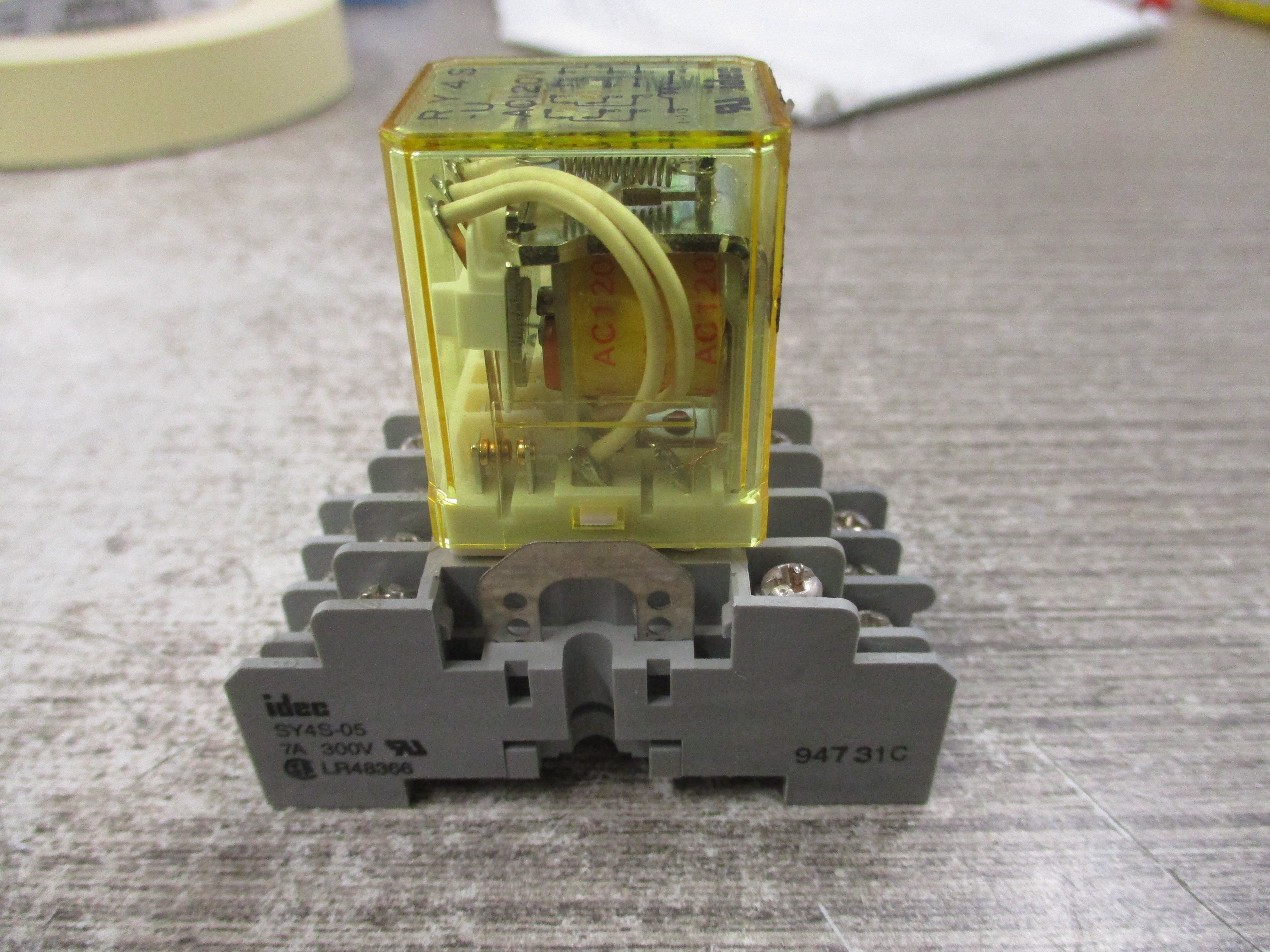 Idec Relay RY4S-U 120V Coil W/Base Used