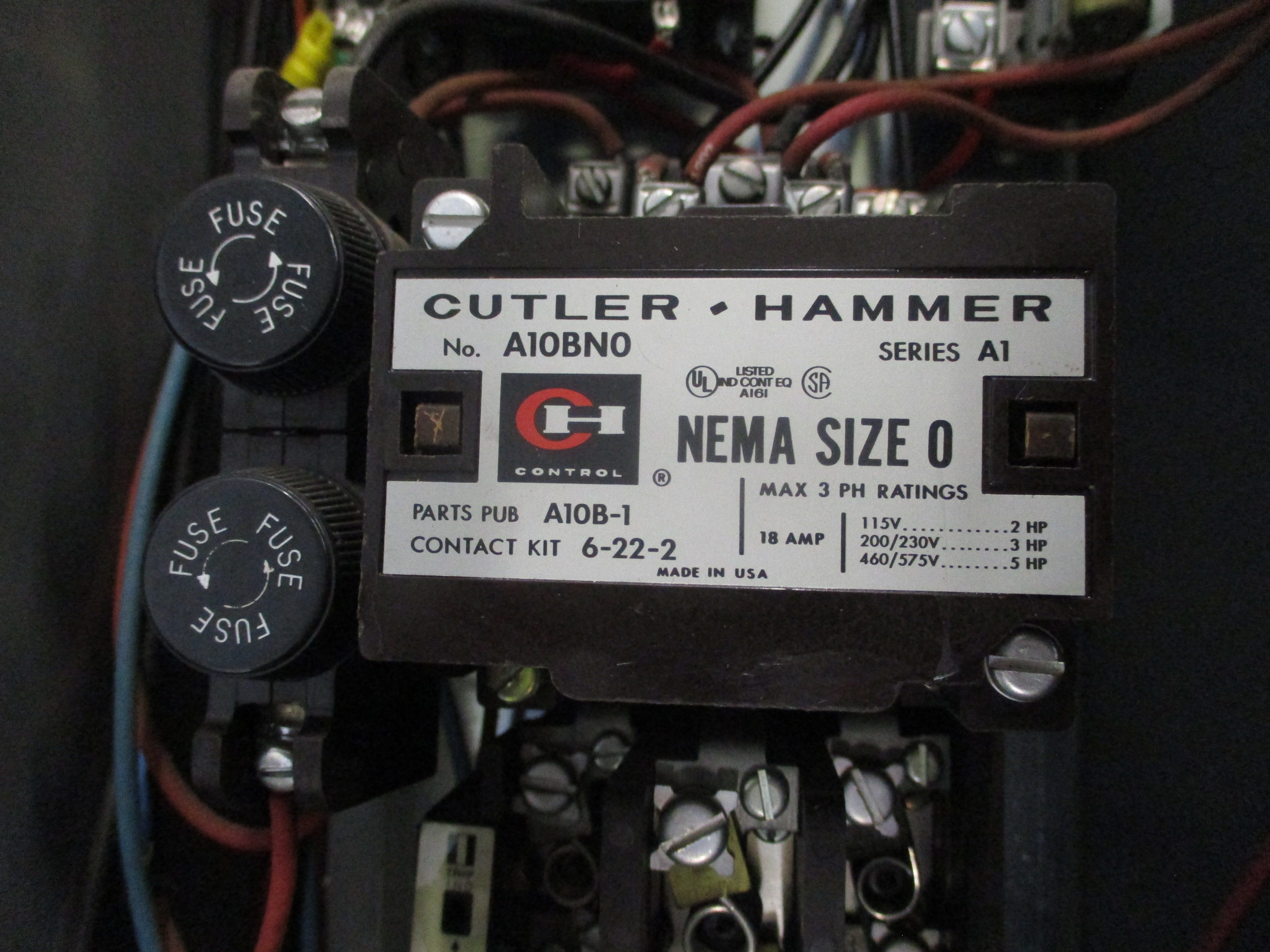 Cutler-Hammer Size 0 Breaker Combination A10BN0 120V Coil 15A Breaker