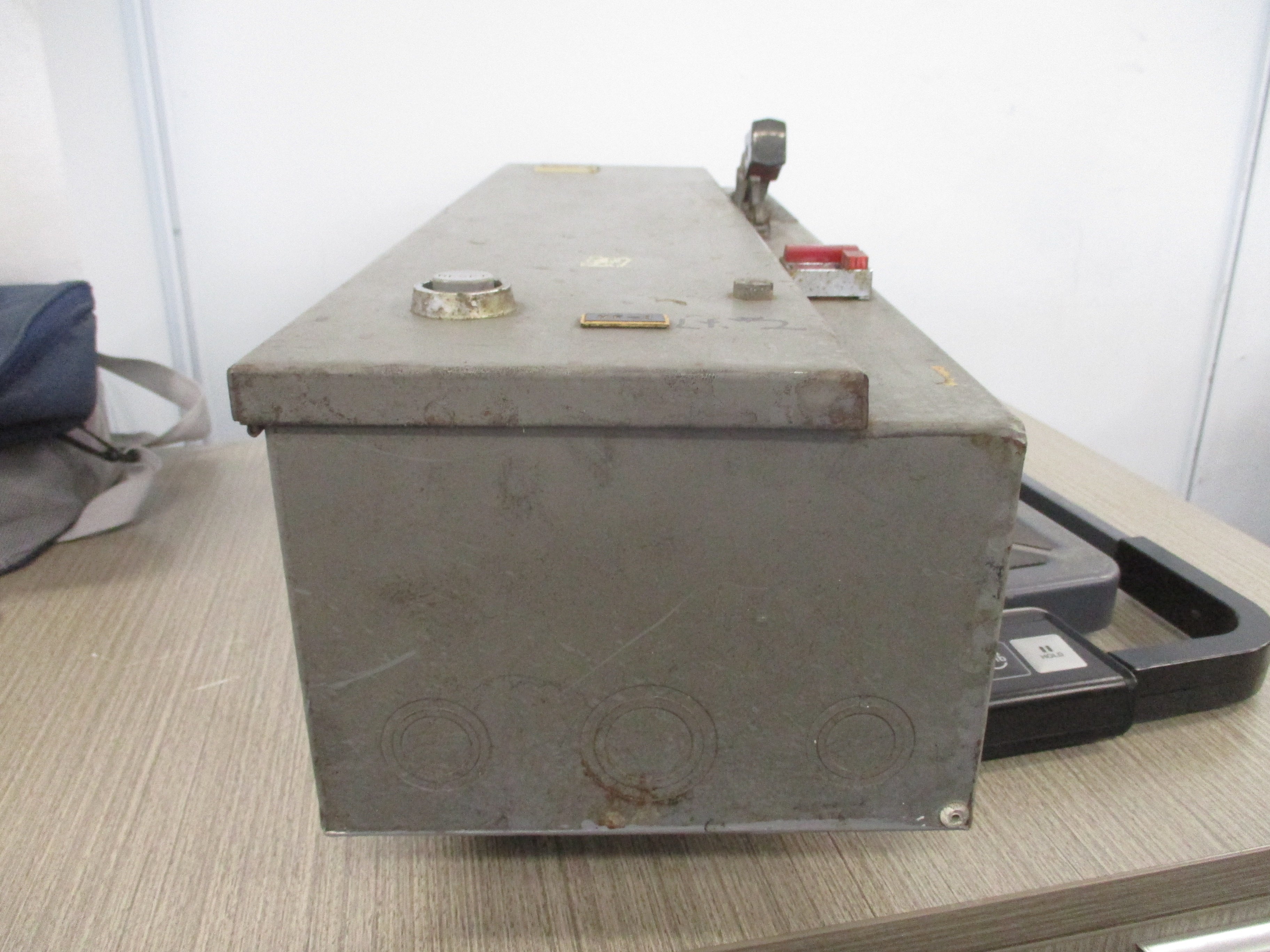 Cutler-Hammer Size 0 Breaker Combination A10BN0 120V Coil 15A Breaker