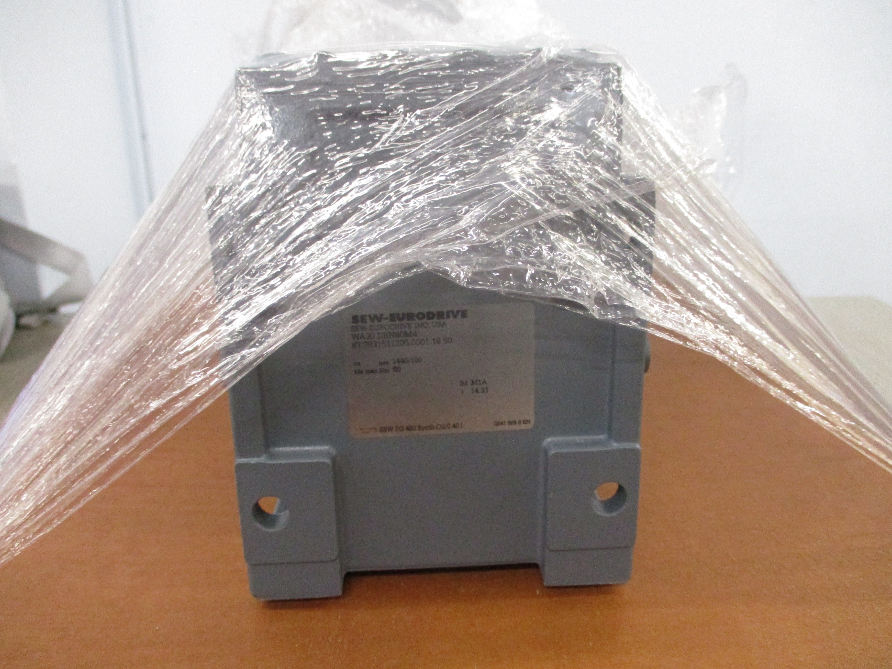 Sew-Eurodrive Gearmotor WA30 DRN80M4 M01SN997 1HP Ratio 14.33:1 122RPM Output