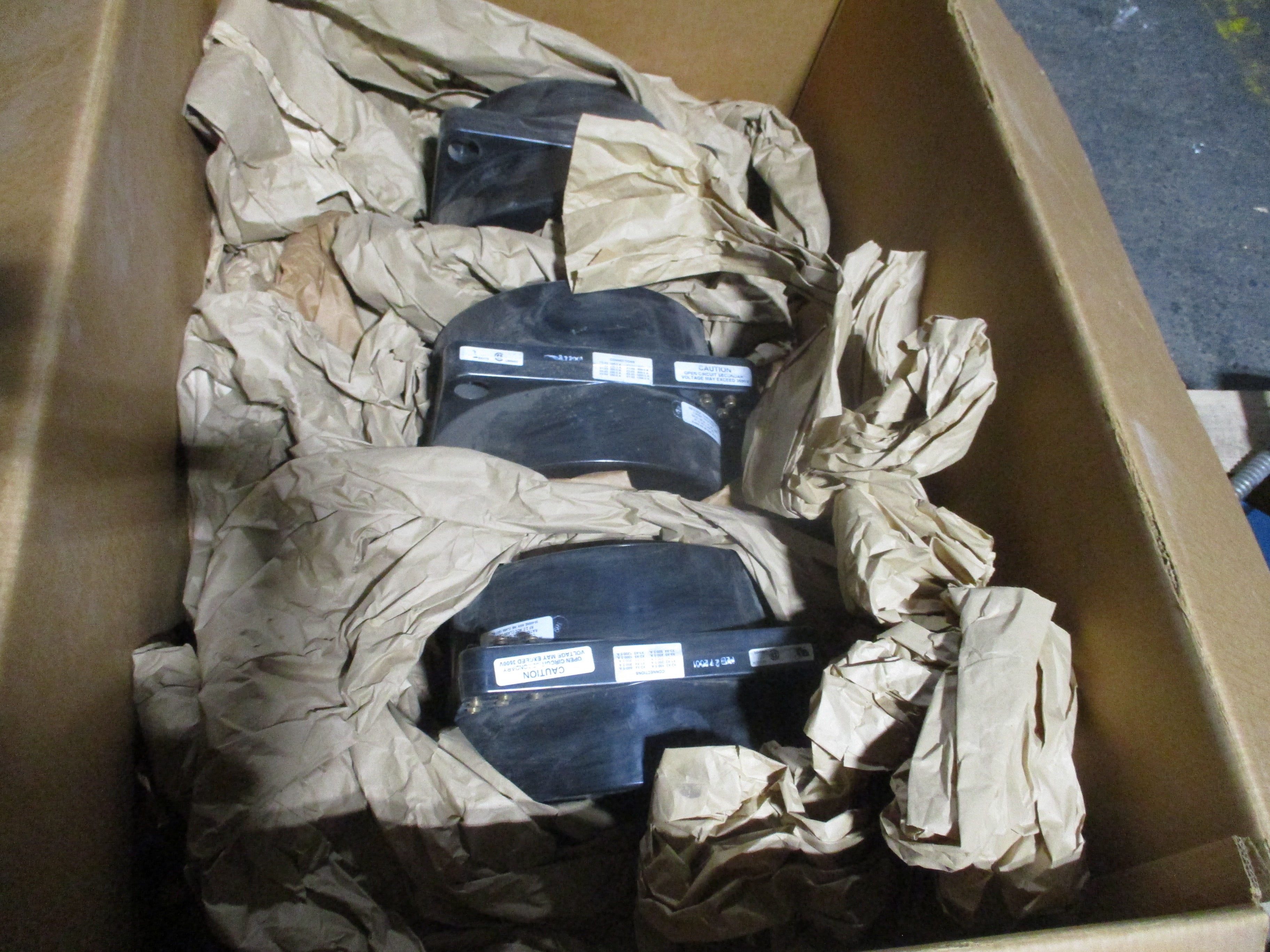 Instrument Transformers Current Transformer 686-122MR Ratio 1200:5A 600V