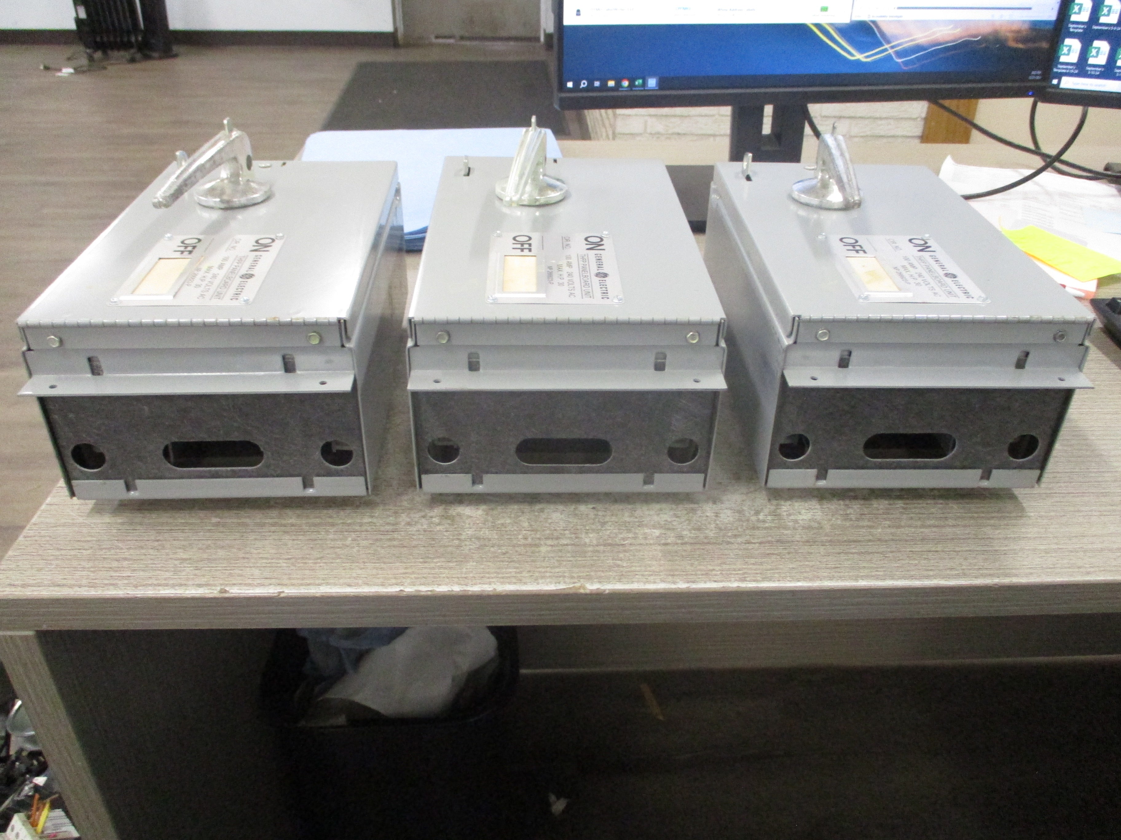 GE Panelboard Switch THFP323 100A 240V 3P *Box of 3* New Surplus