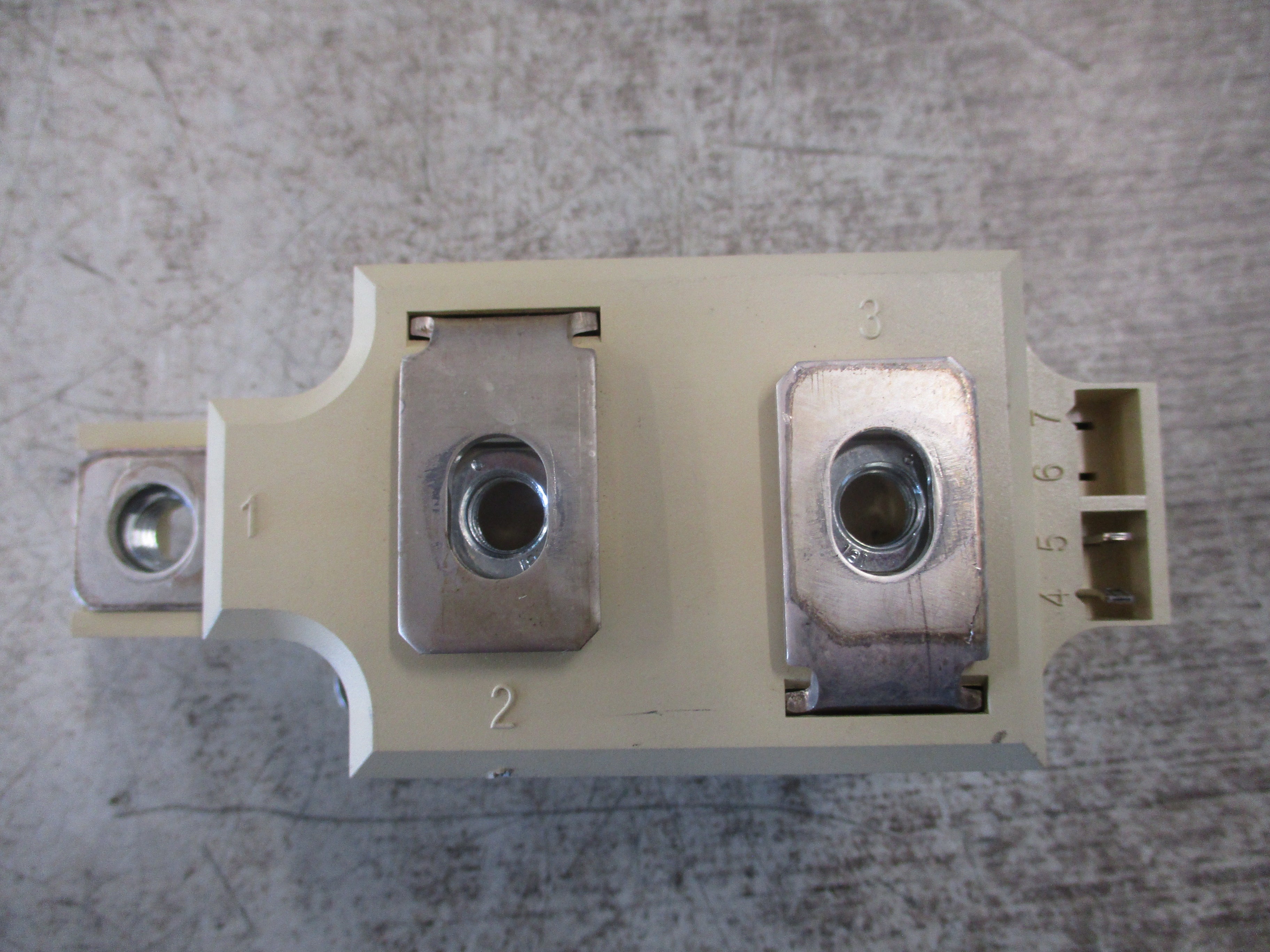 Semikron Semipack 3 Power Module SKKH 323/16E *Chipped Case* Used