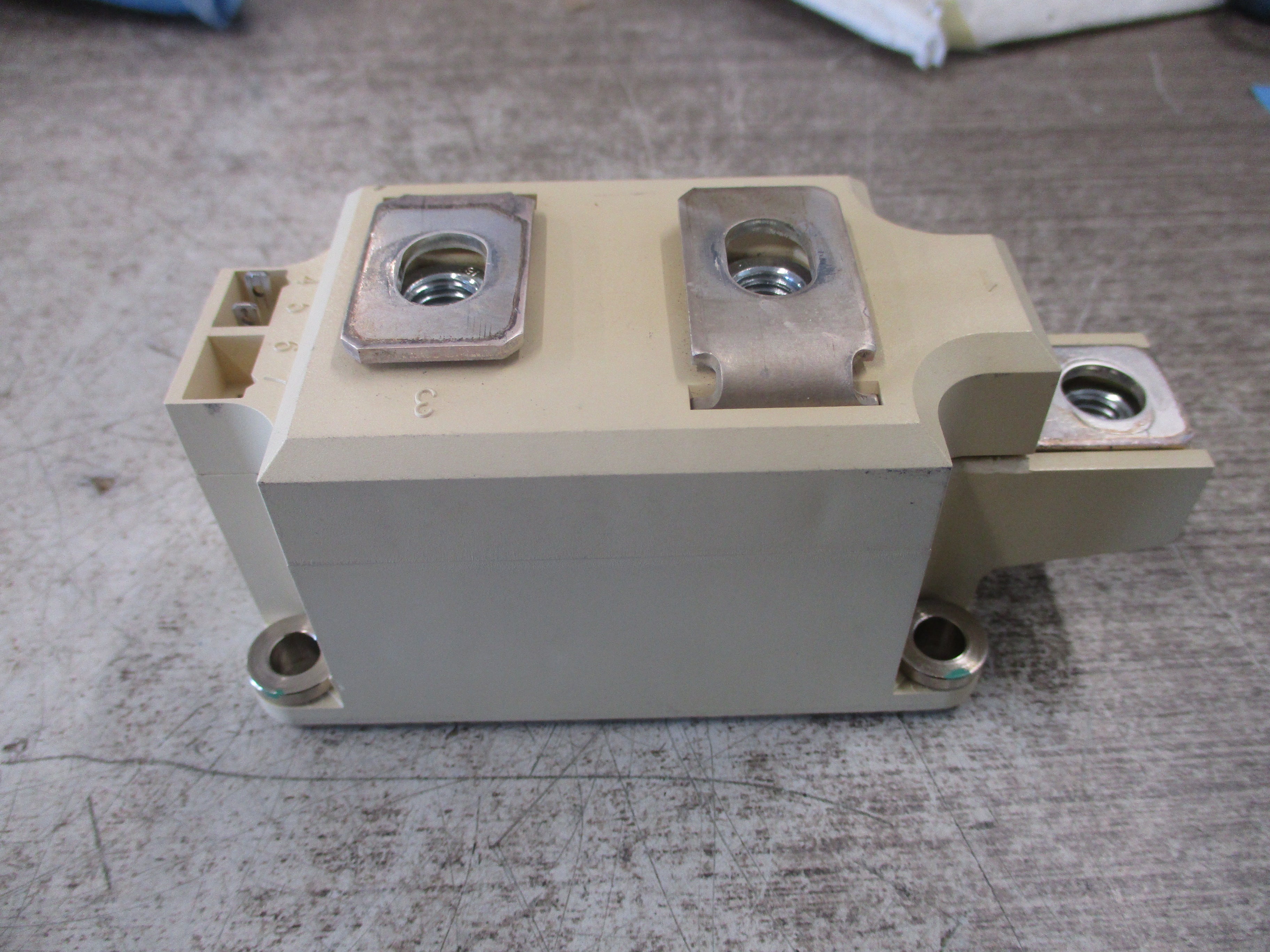 Semikron Semipack 3 Power Module SKKH 323/16E *Chipped Case* Used