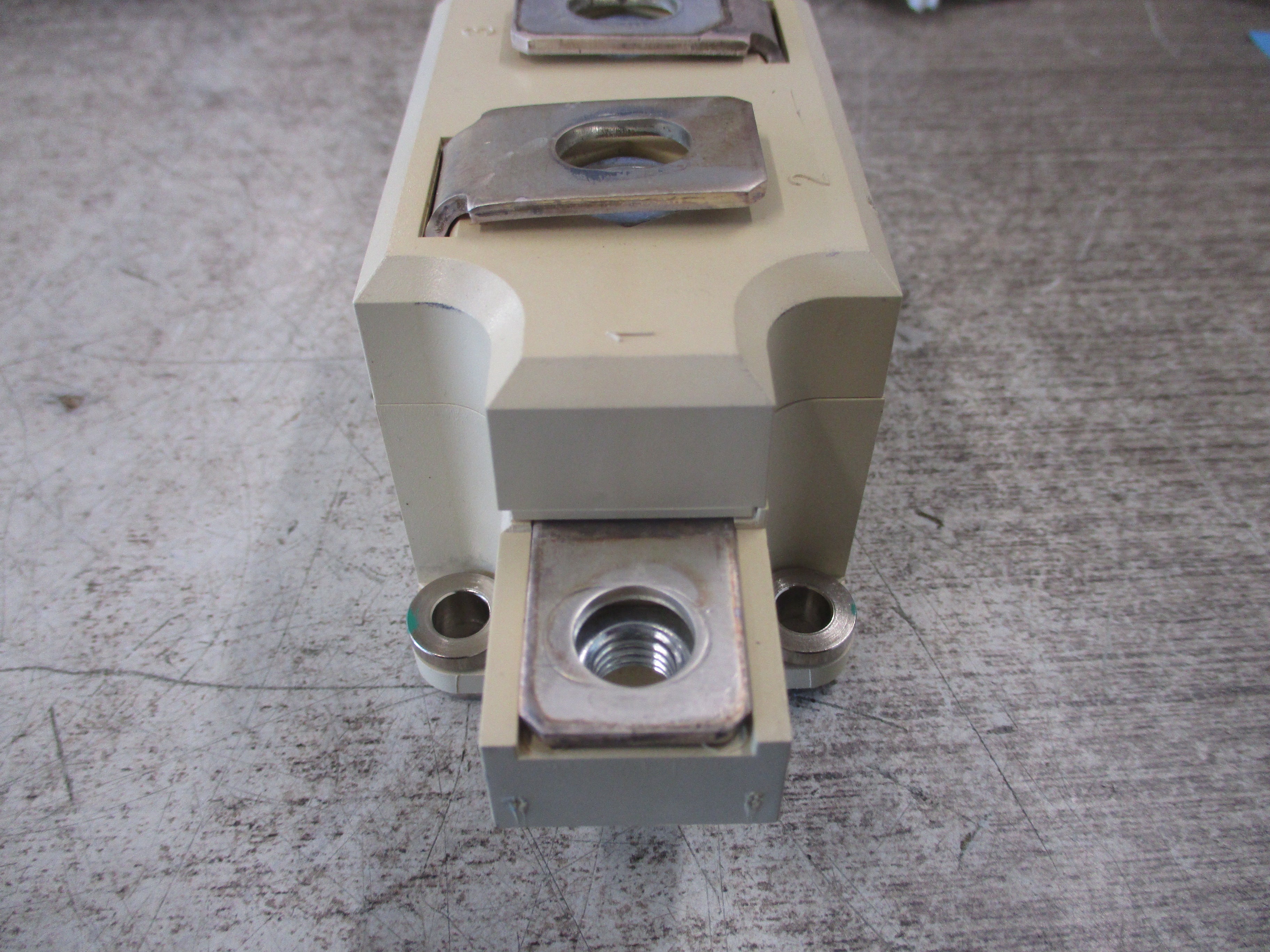 Semikron Semipack 3 Power Module SKKH 323/16E *Chipped Case* Used