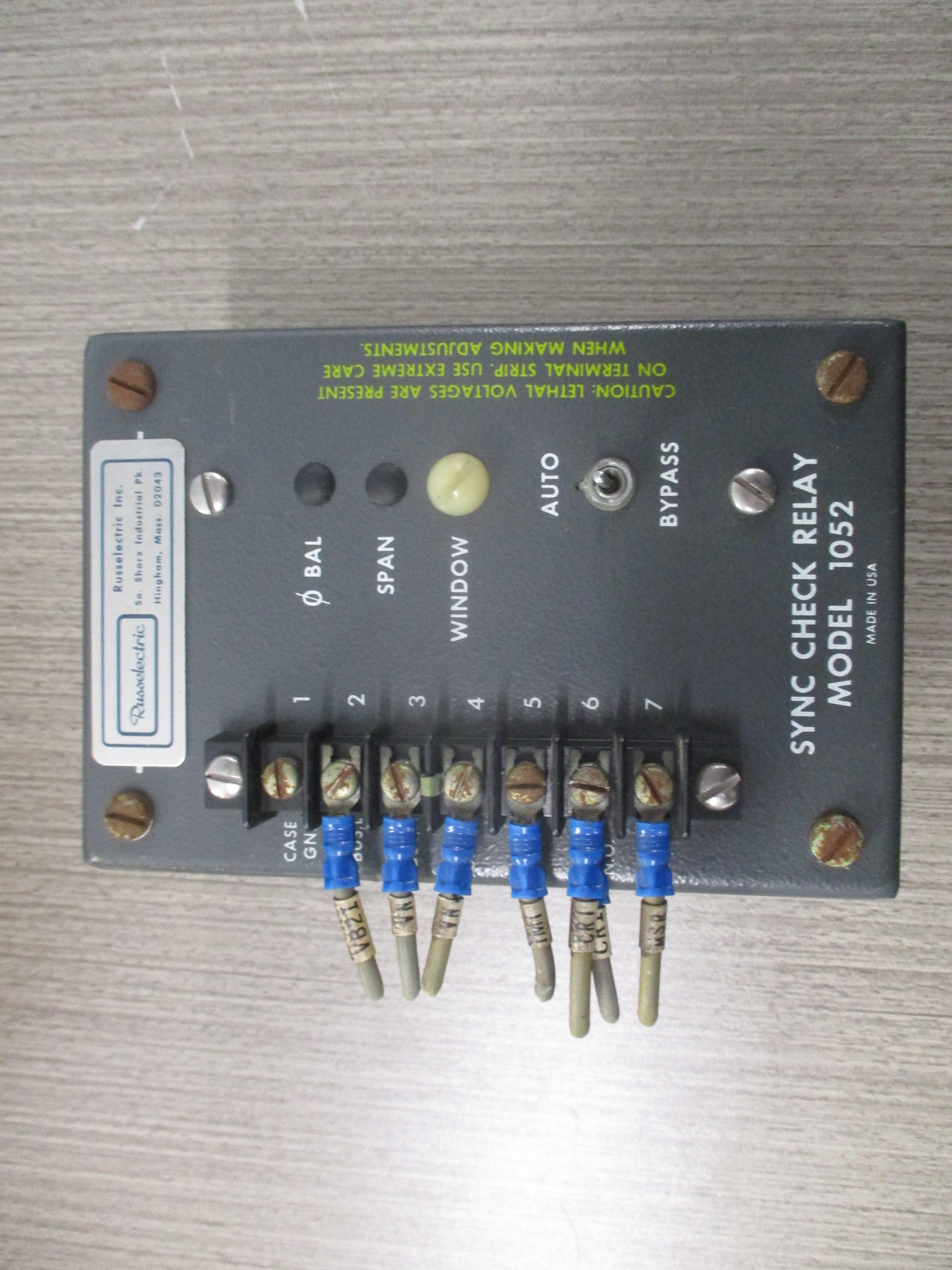 Russelectric Sync Check Relay 1052-U2 120V 50/60Hz Used