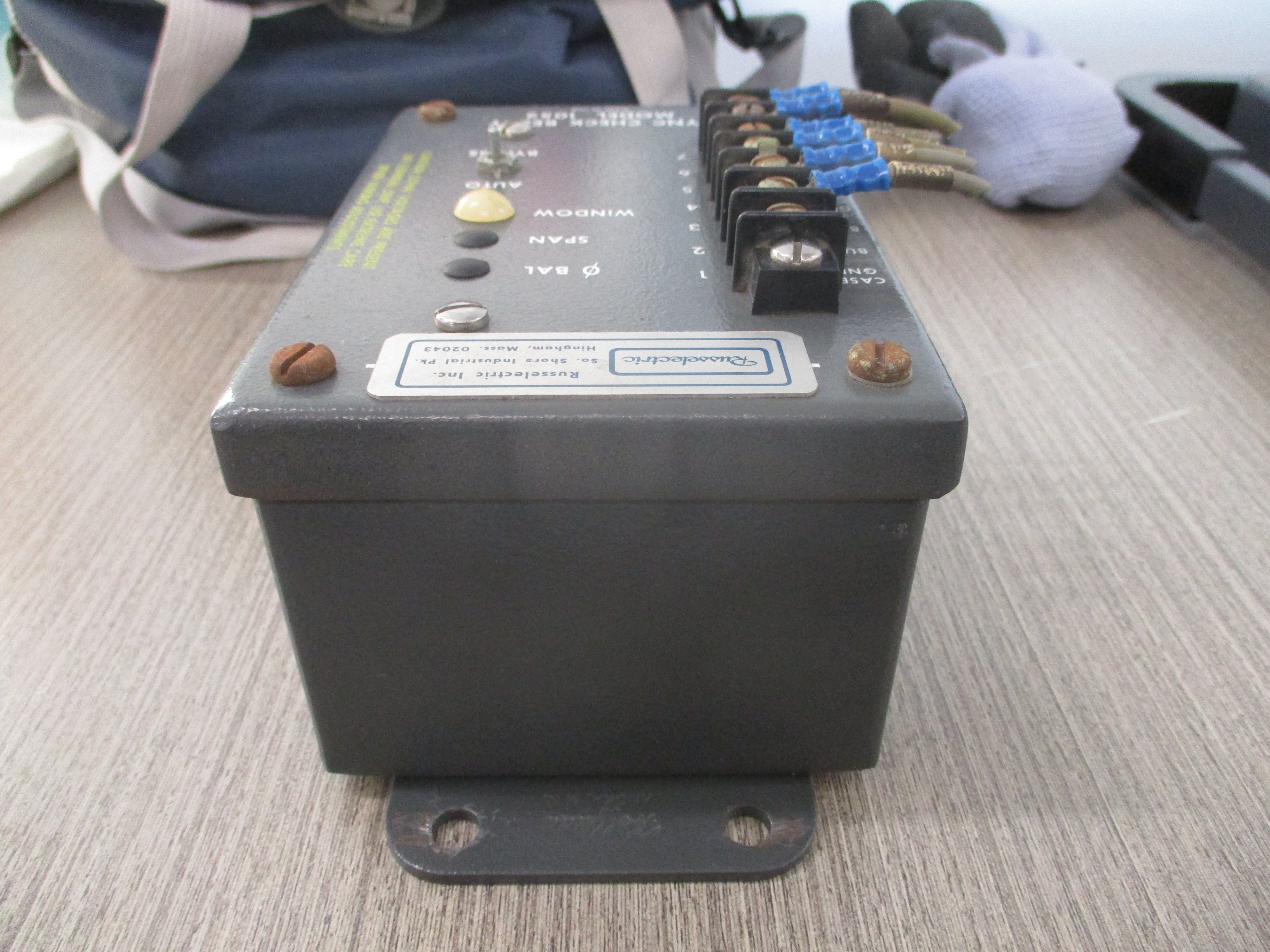 Russelectric Sync Check Relay 1052-U2 120V 50/60Hz Used