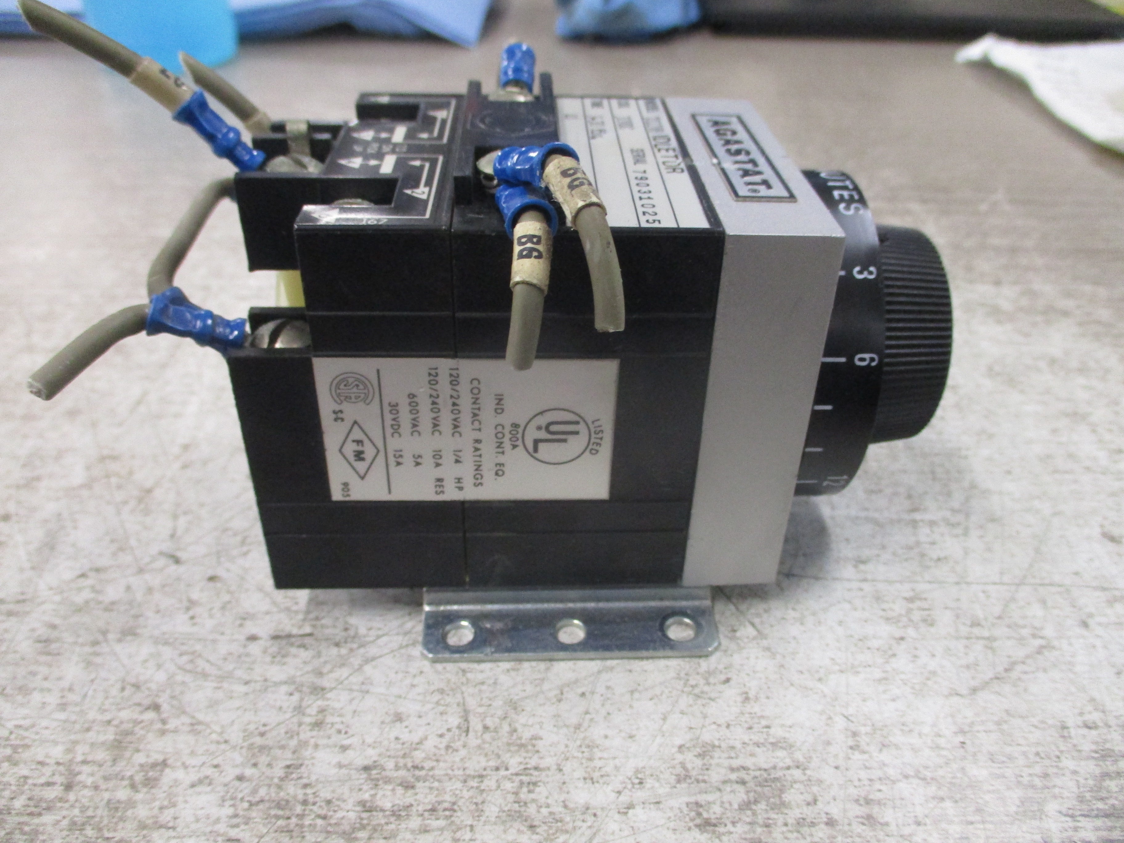 Agastat Timer 7012VH IDLETDR 32VDC Coil Time: 3-30 Min Used