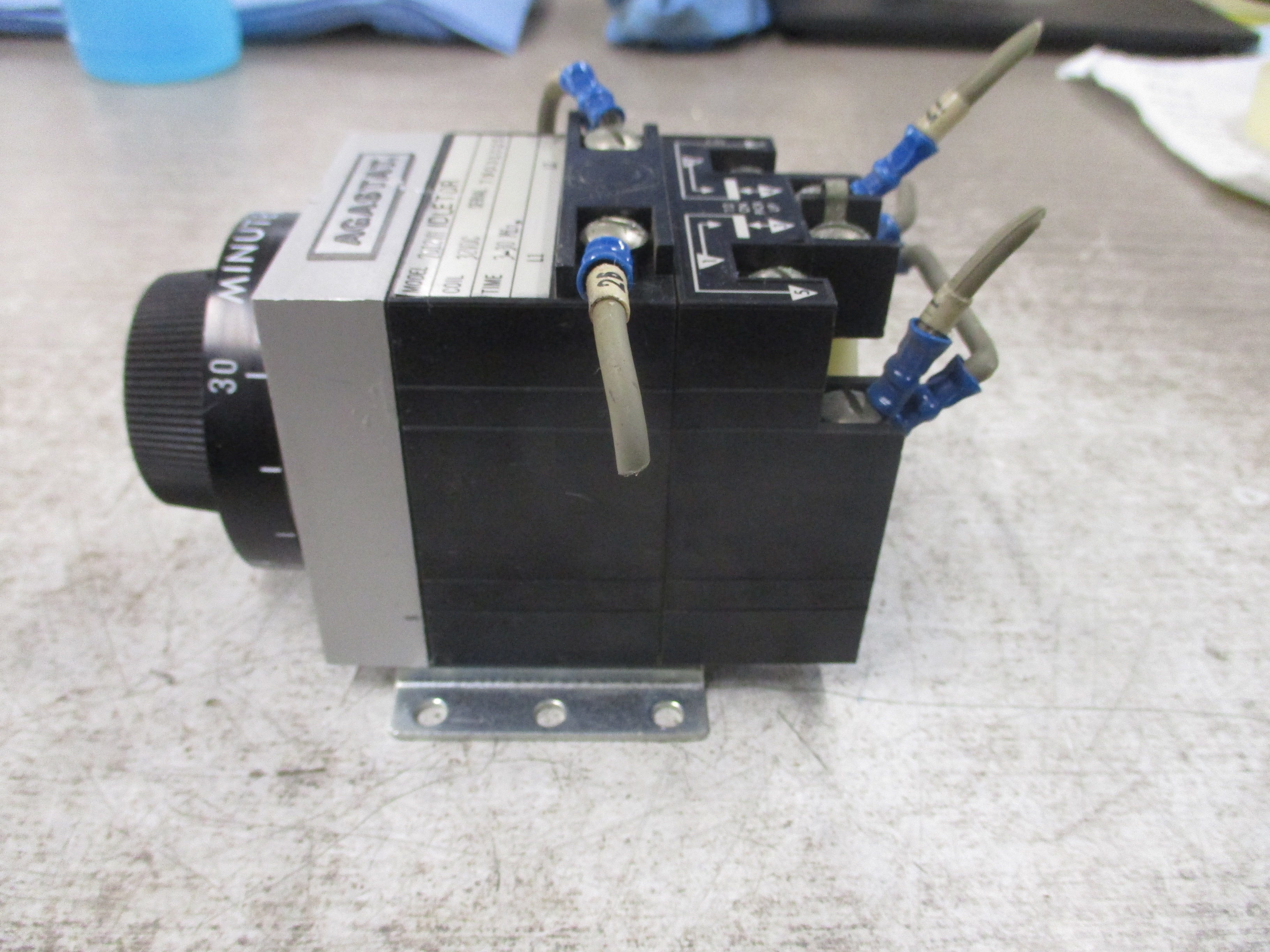 Agastat Timer 7012VH IDLETDR 32VDC Coil Time: 3-30 Min Used