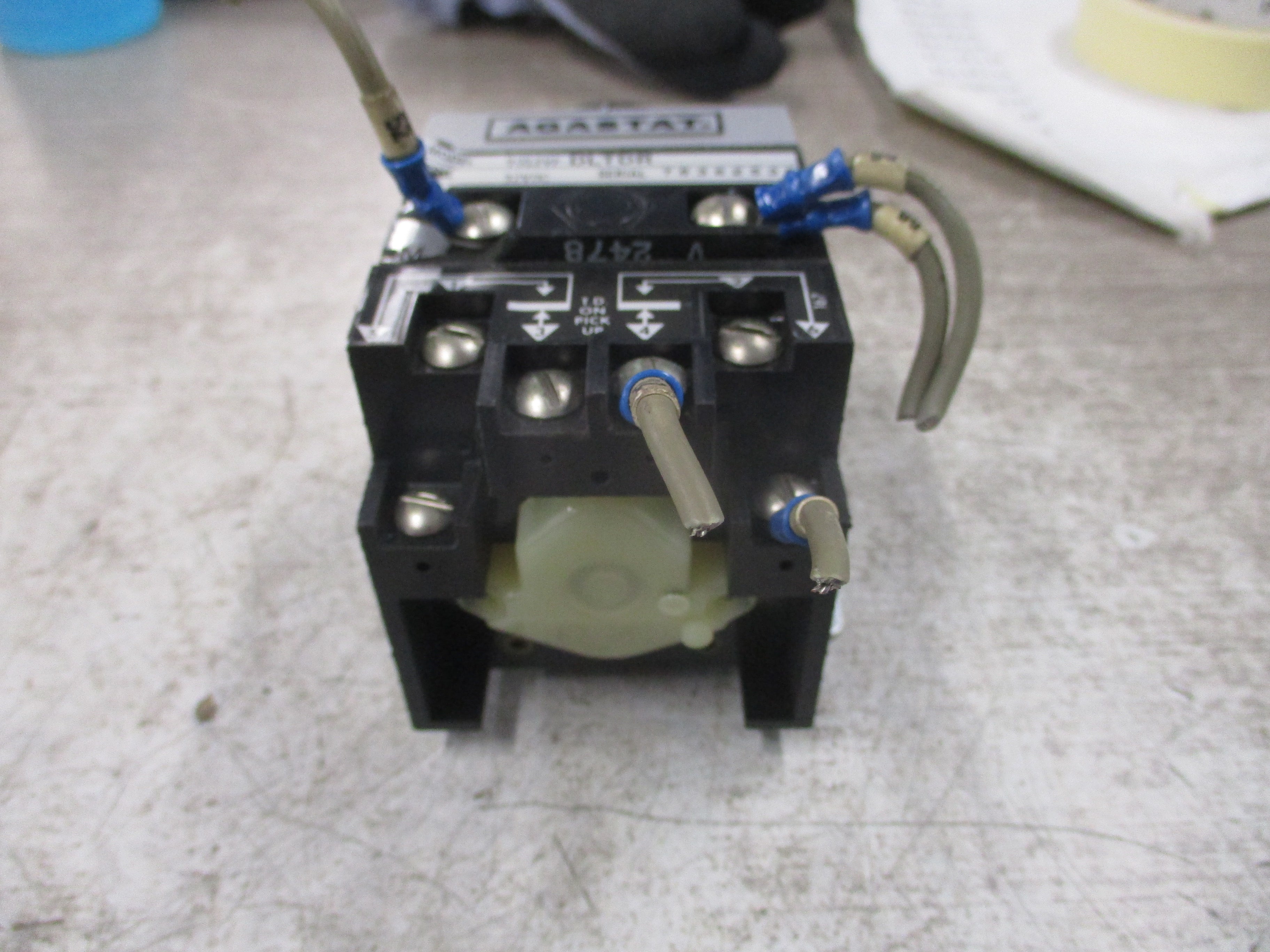 Agastat Timer 7012VF DLTDR 32VDC Coil Time: 1-10 Min *Chipped Case* Used