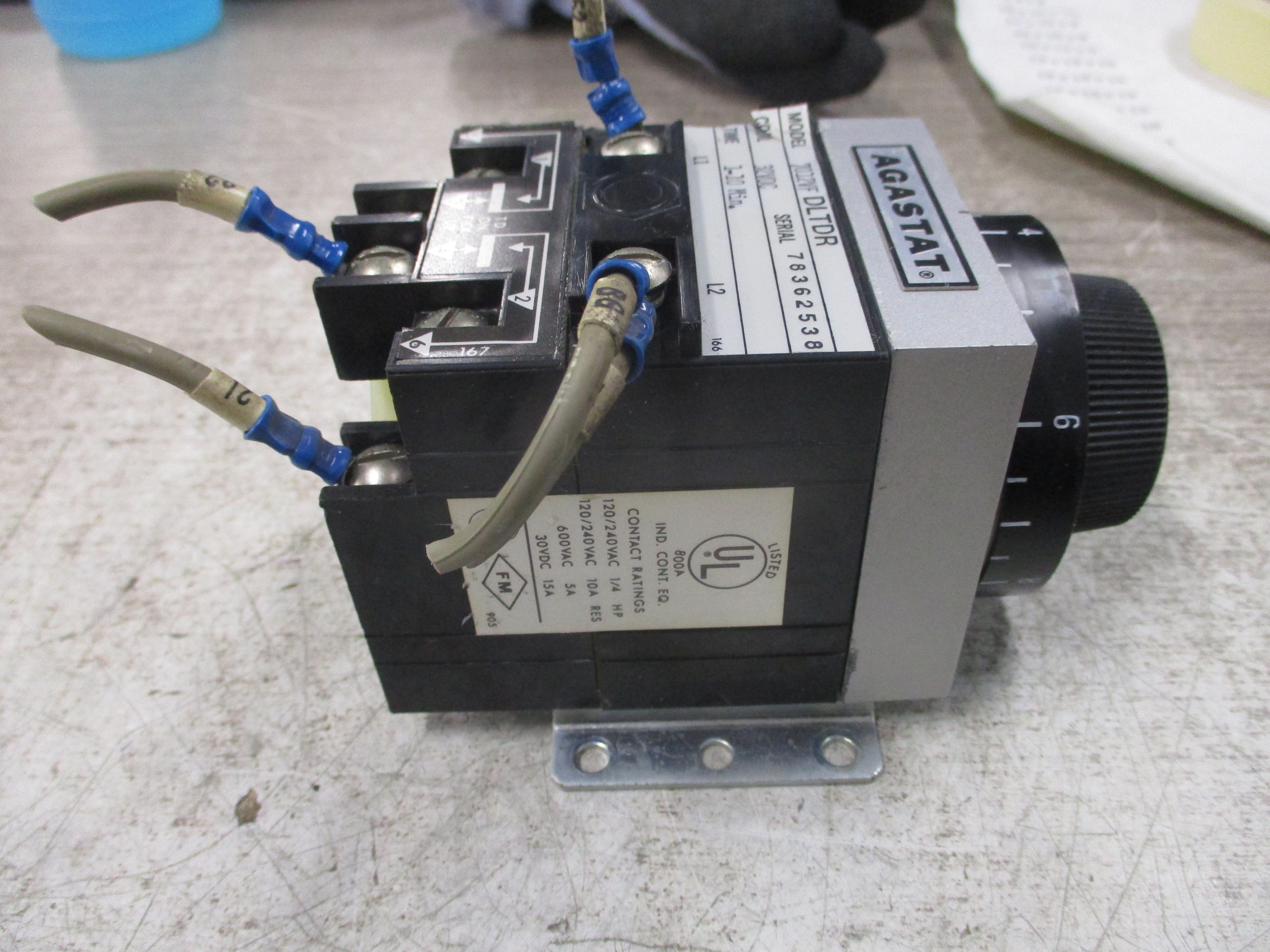 Agastat Timer 7012VF DLTDR 32VDC Coil Time: 1-10 Min *Chipped Case* Used