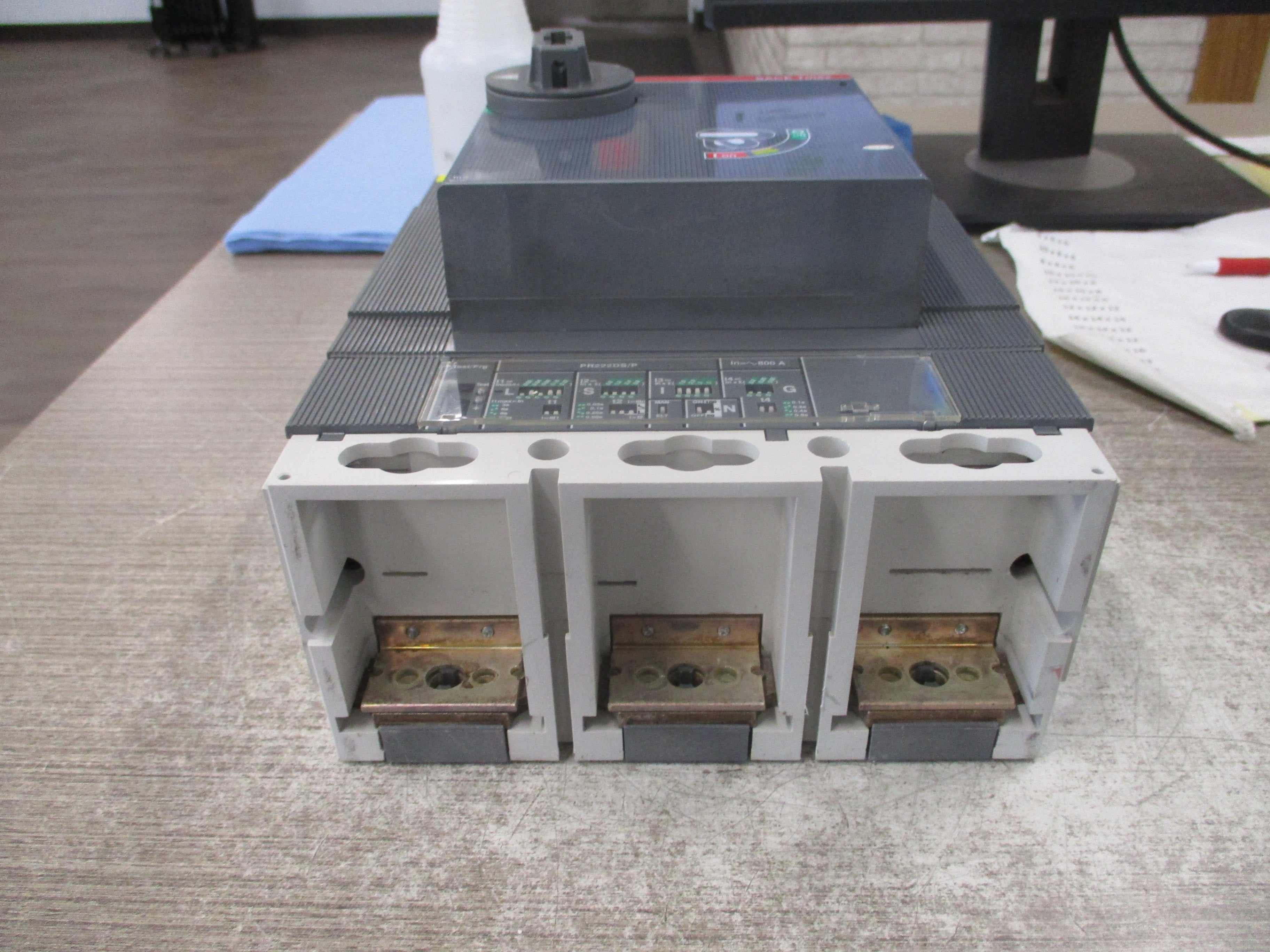 ABB SACE Tmax Breaker Disconnect T6L 800 PR222DS/P 800A 600V 3P *No Handle* Used