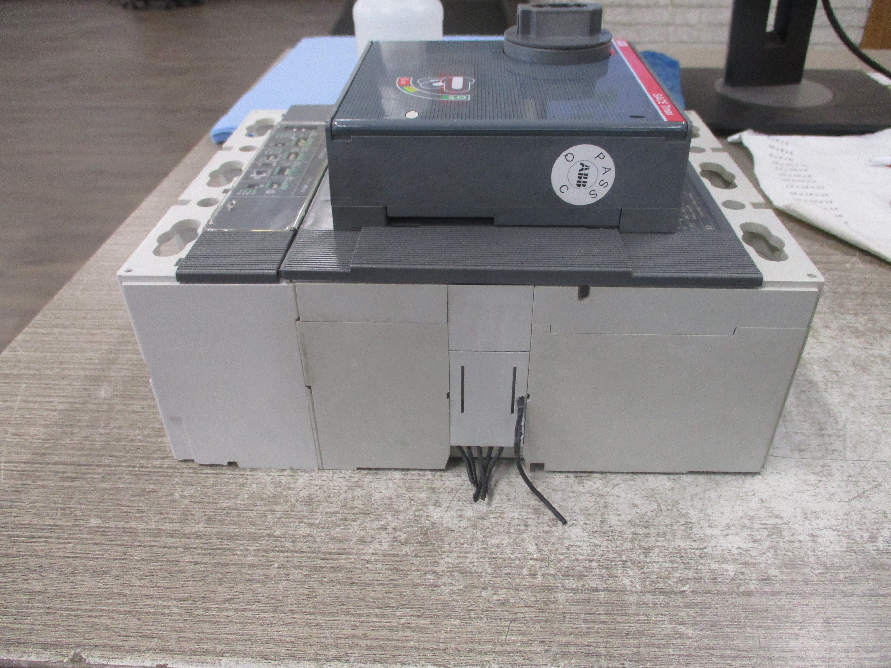 ABB SACE Tmax Breaker Disconnect T6L 800 PR222DS/P 800A 600V 3P *No Handle* Used