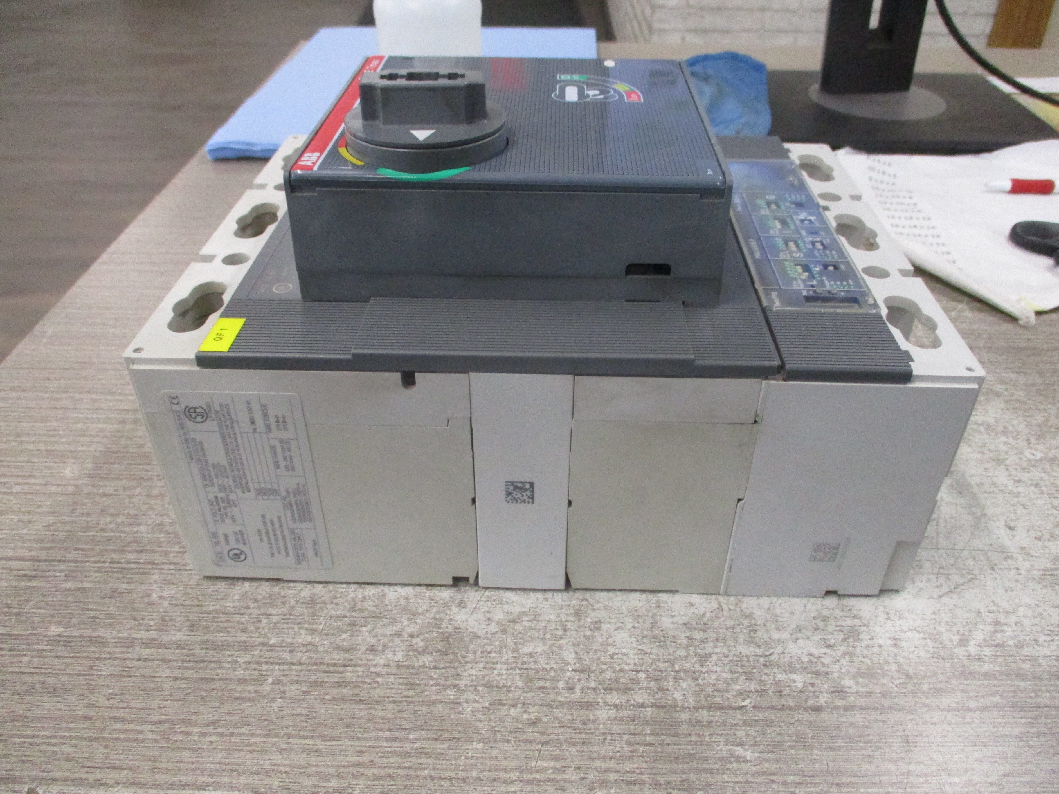 ABB SACE Tmax Breaker Disconnect T6L 800 PR222DS/P 800A 600V 3P *No Handle* Used