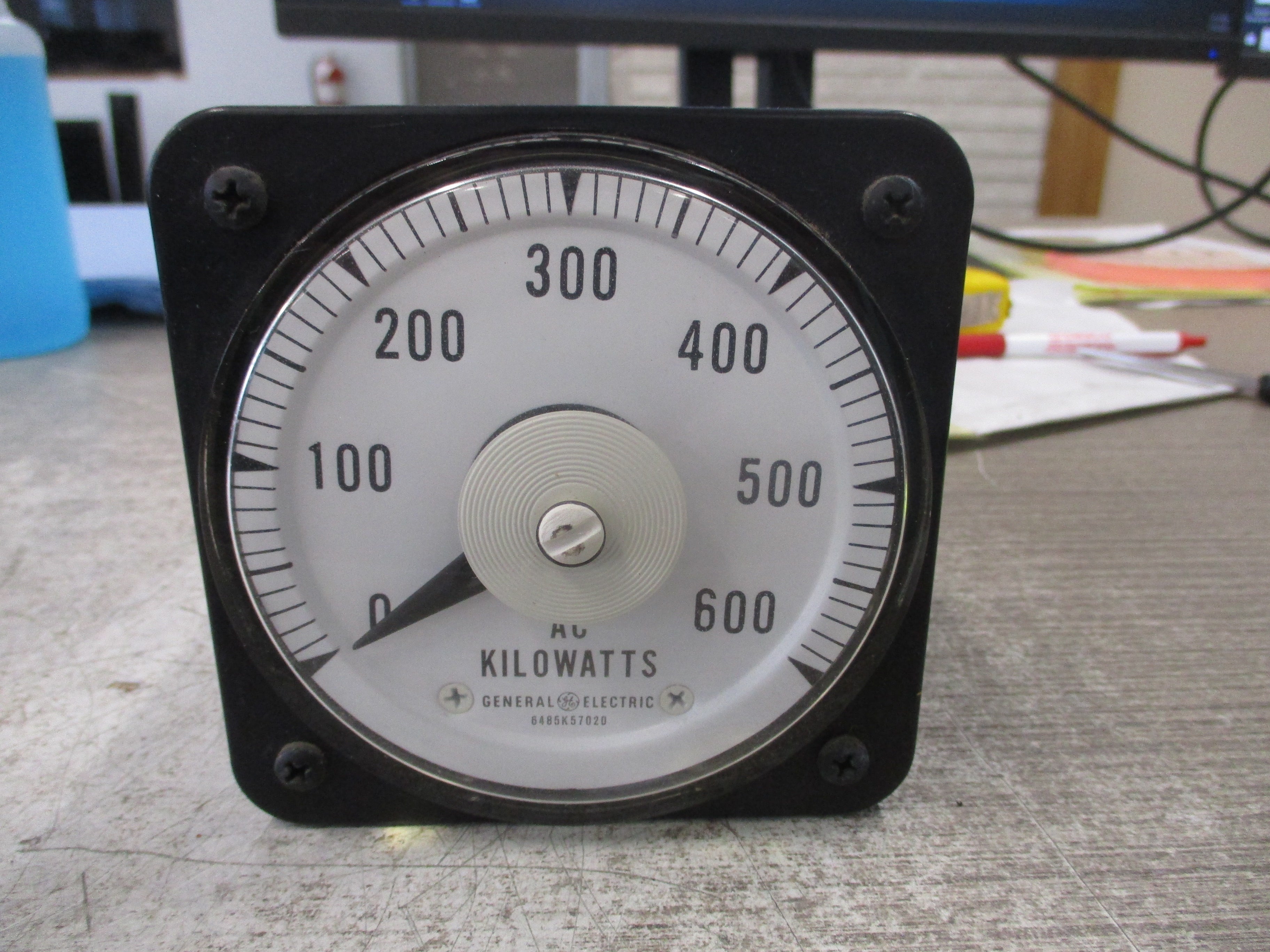 GE AC Kilowattmeter 50-103251ANFF1CTC Range: 0-600KW Used