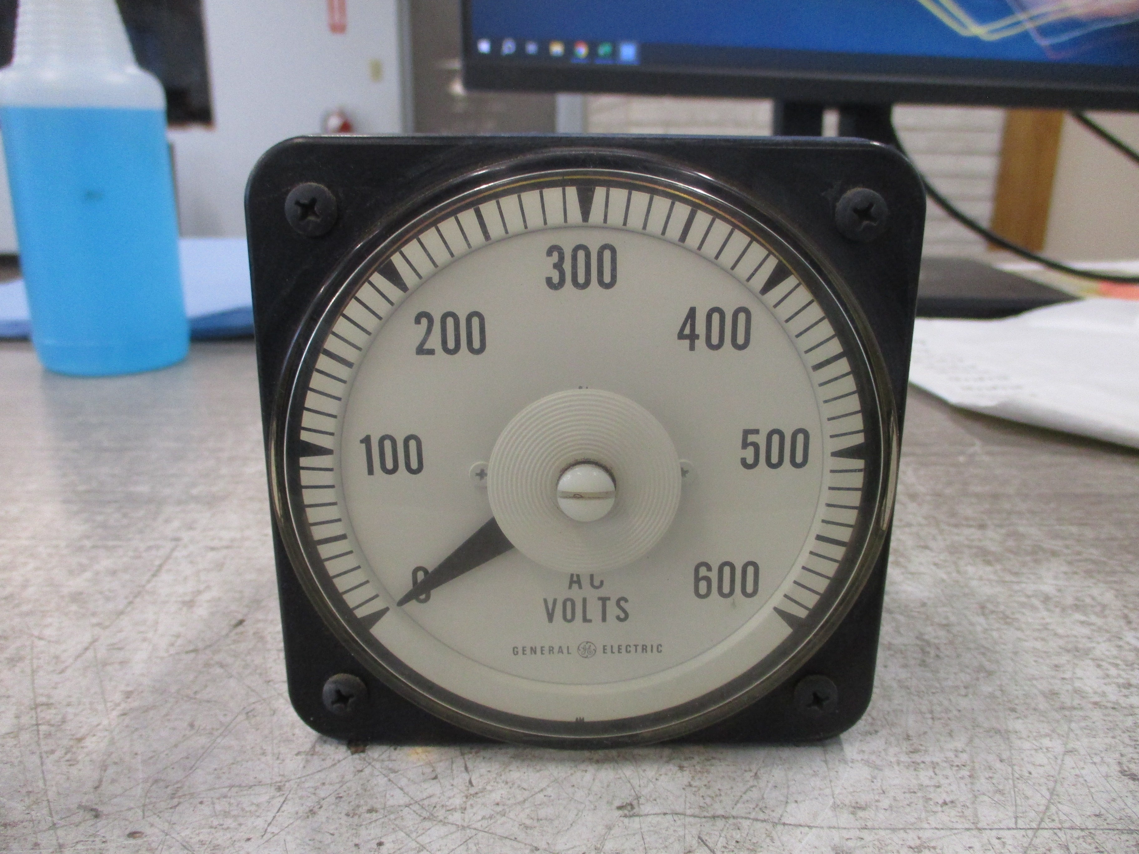 GE AC Voltmeter 103021RSSJ Range: 0-600V Used