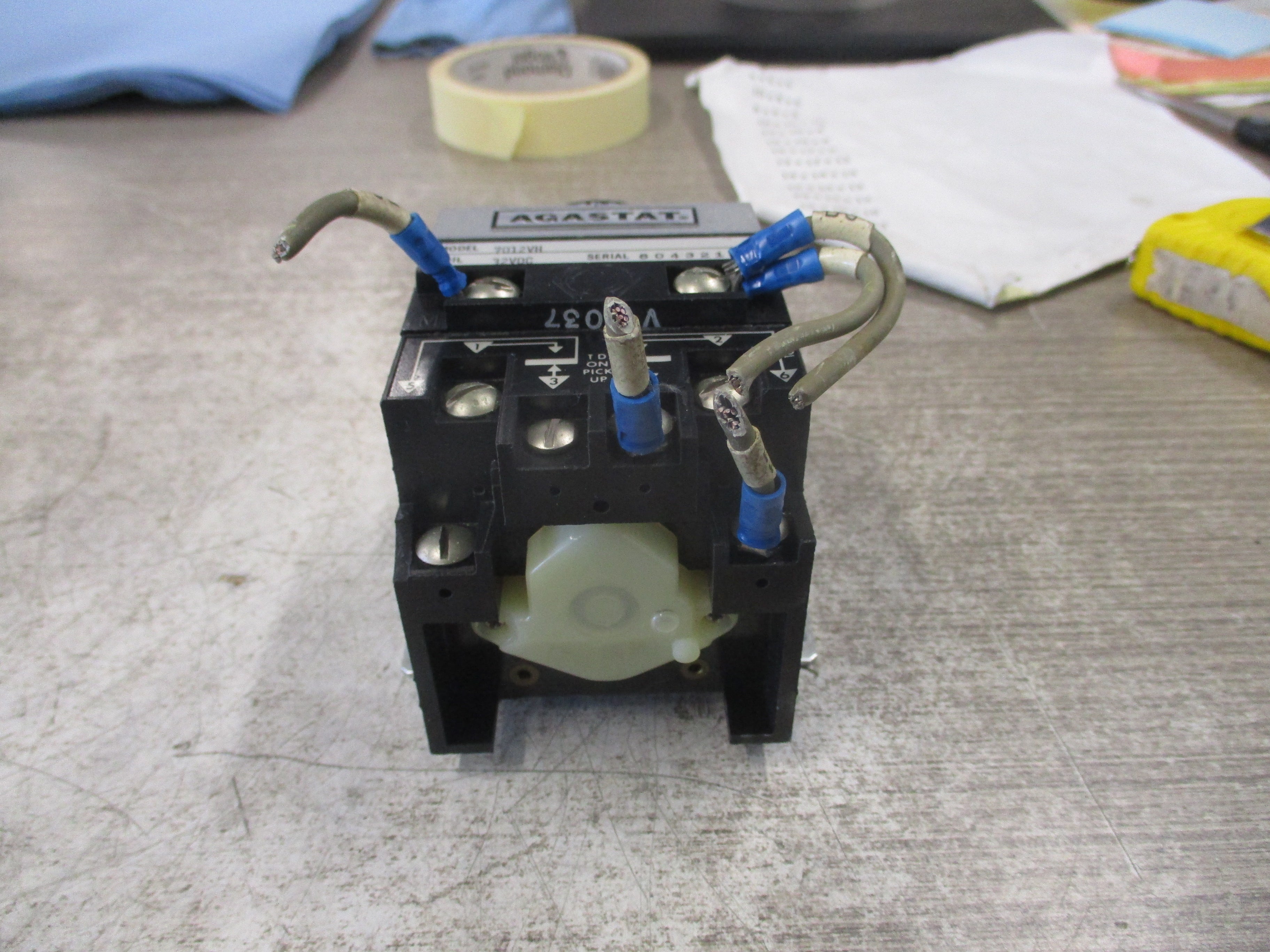 Agastat Timer 7012VH 32VDC Coil Time: 3-30 Min. *Chipped Corner* Used